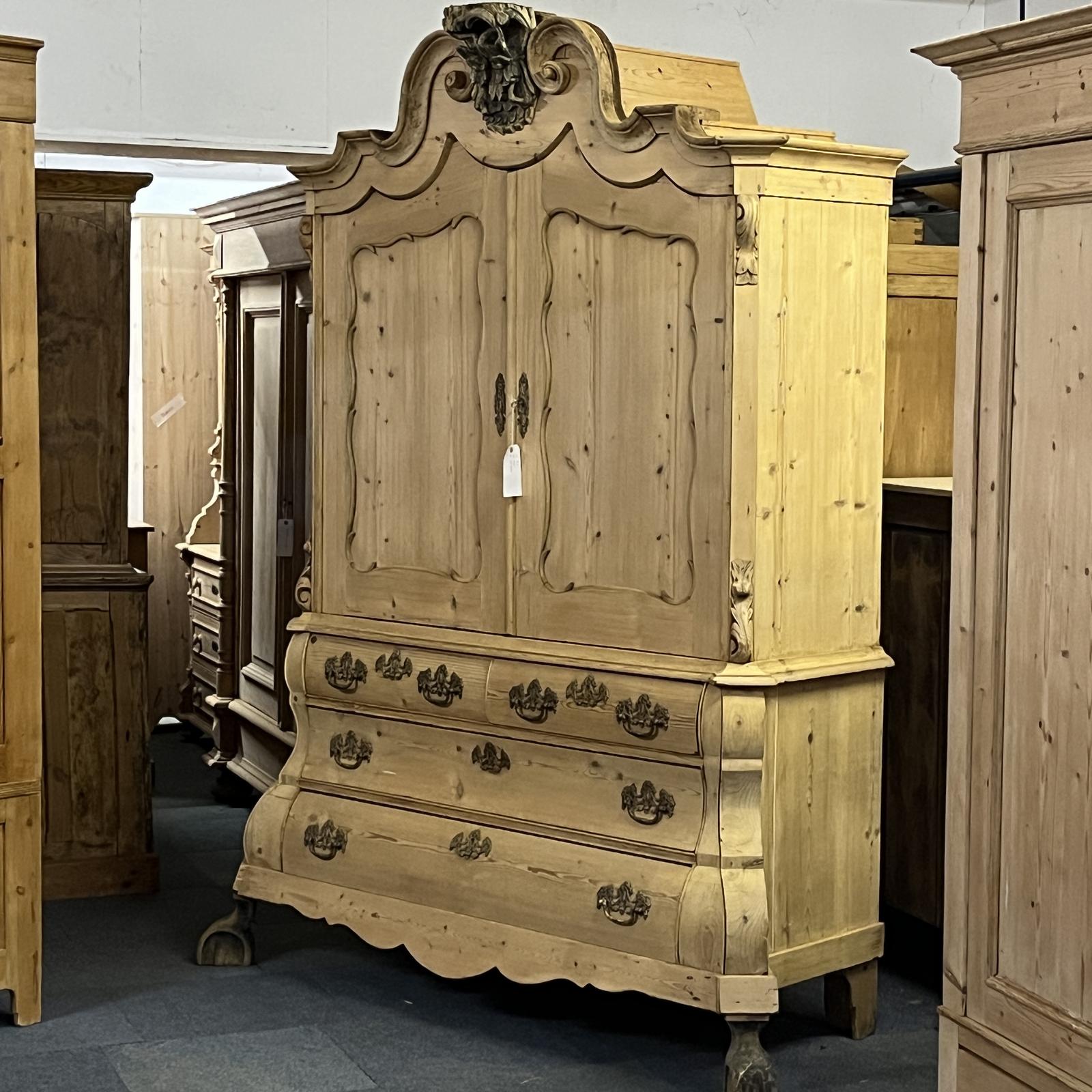 Large Very Old Pine Bombe Base Linen Press (1 of 20) Large Very Old Pine Bombe Base Linen Press (1 of 20)