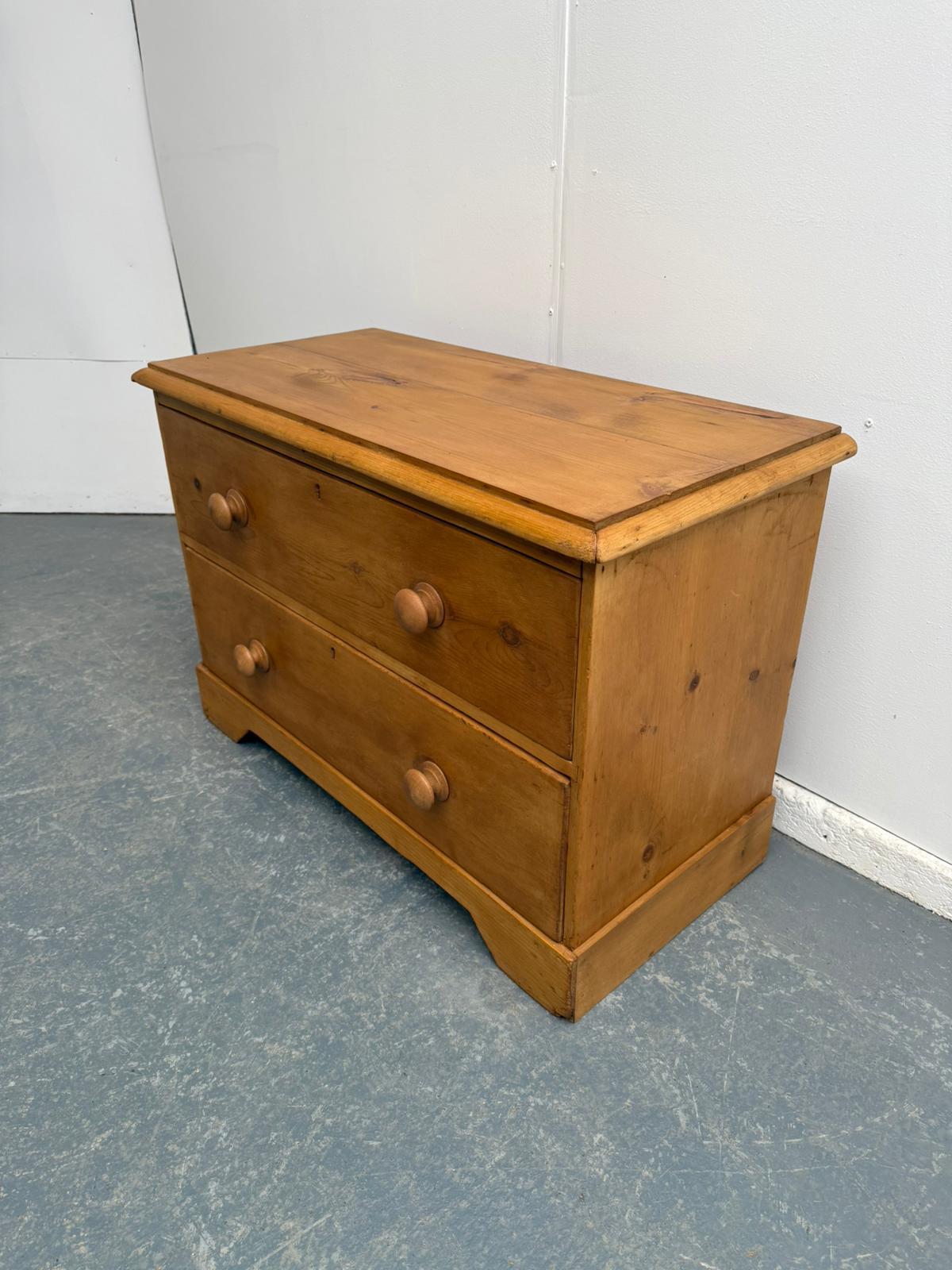 A Lovely Victorian Antique / Old Pine Waxed 2 Drawer TV Stand / Bedside Cabinet (1 of 10)