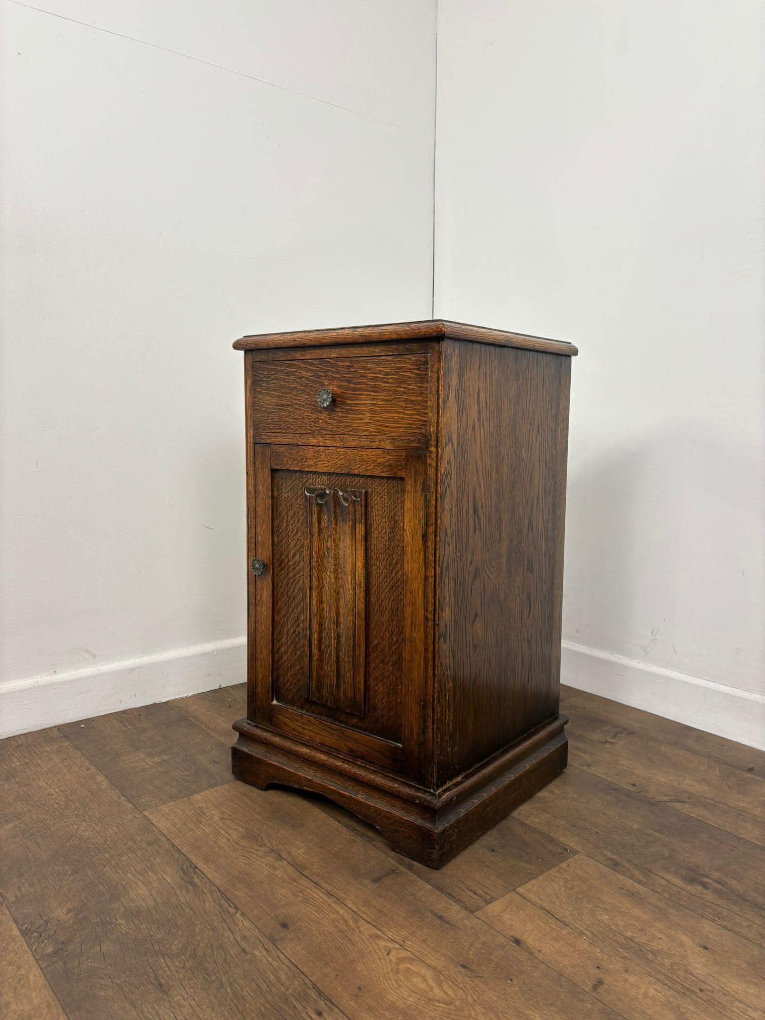 Vintage Oak Bed Side Cabinet (1 of 14) Vintage Oak Bed Side Cabinet (1 of 14)