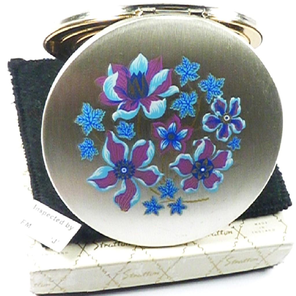 Vintage Stratton Floral Powder Compact 1970s (1 of 10)