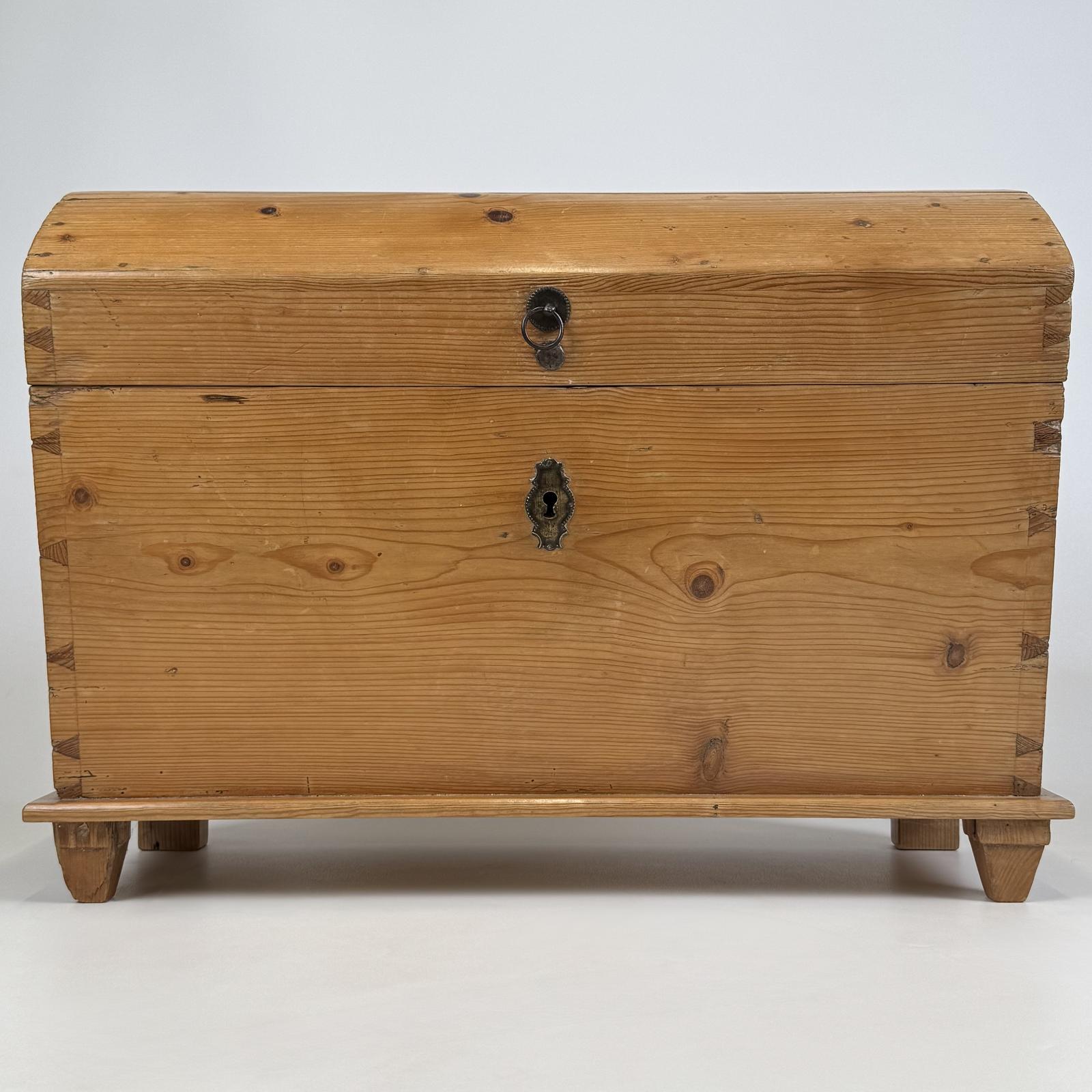 Antique 19th Century Dome Top Chest In Pine (1 of 10)