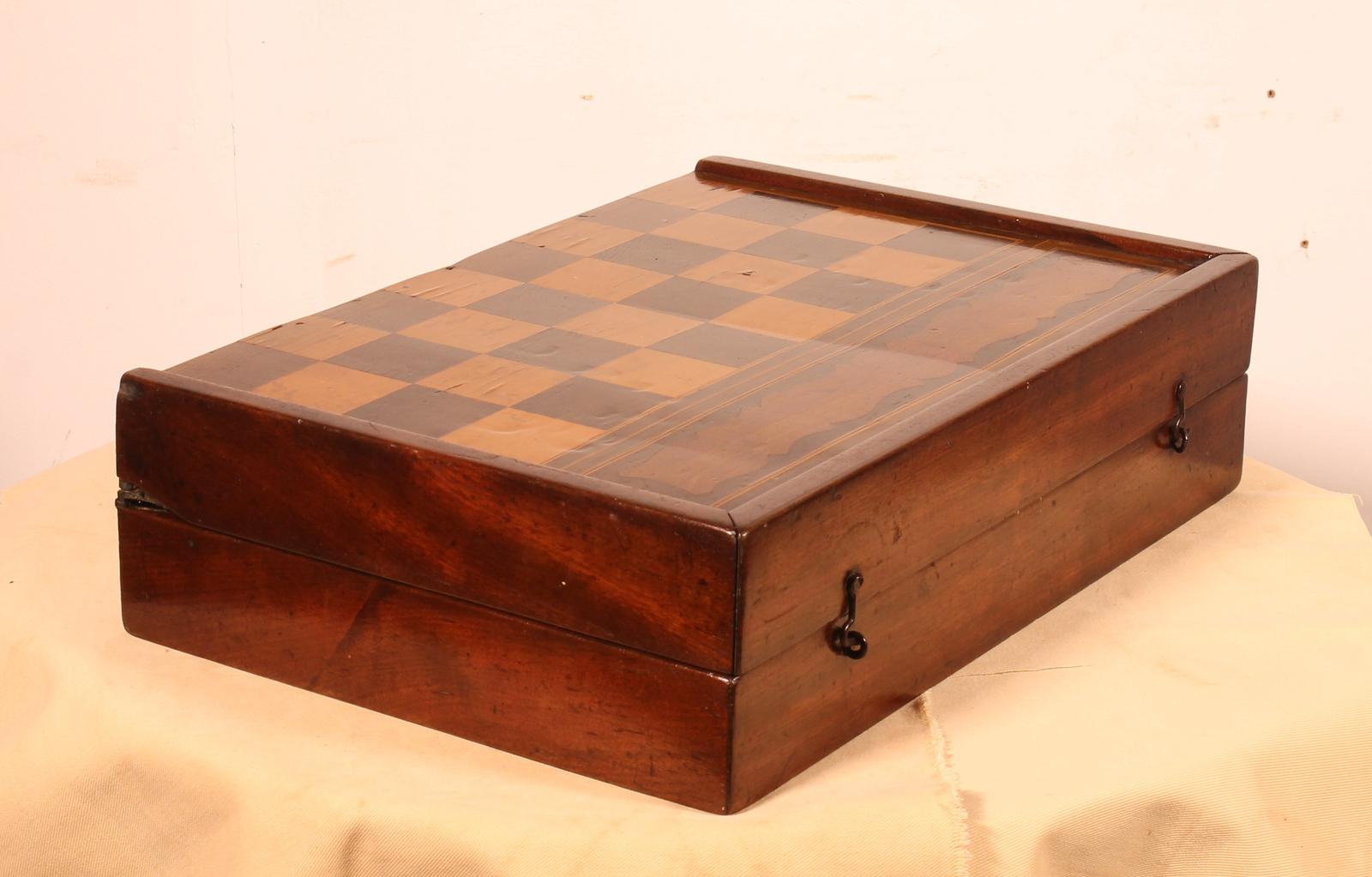 19th Century Games Box in Walnut & Boxwood (1 of 9)