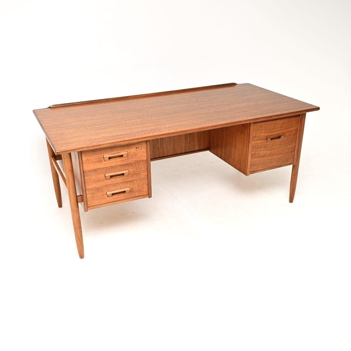 Vintage Swedish Walnut Desk by Goran Strand for Lelangs Mobelfabrik (1 of 10) Vintage Swedish Walnut Desk by Goran Strand for Lelangs Mobelfabrik (1 of 10)