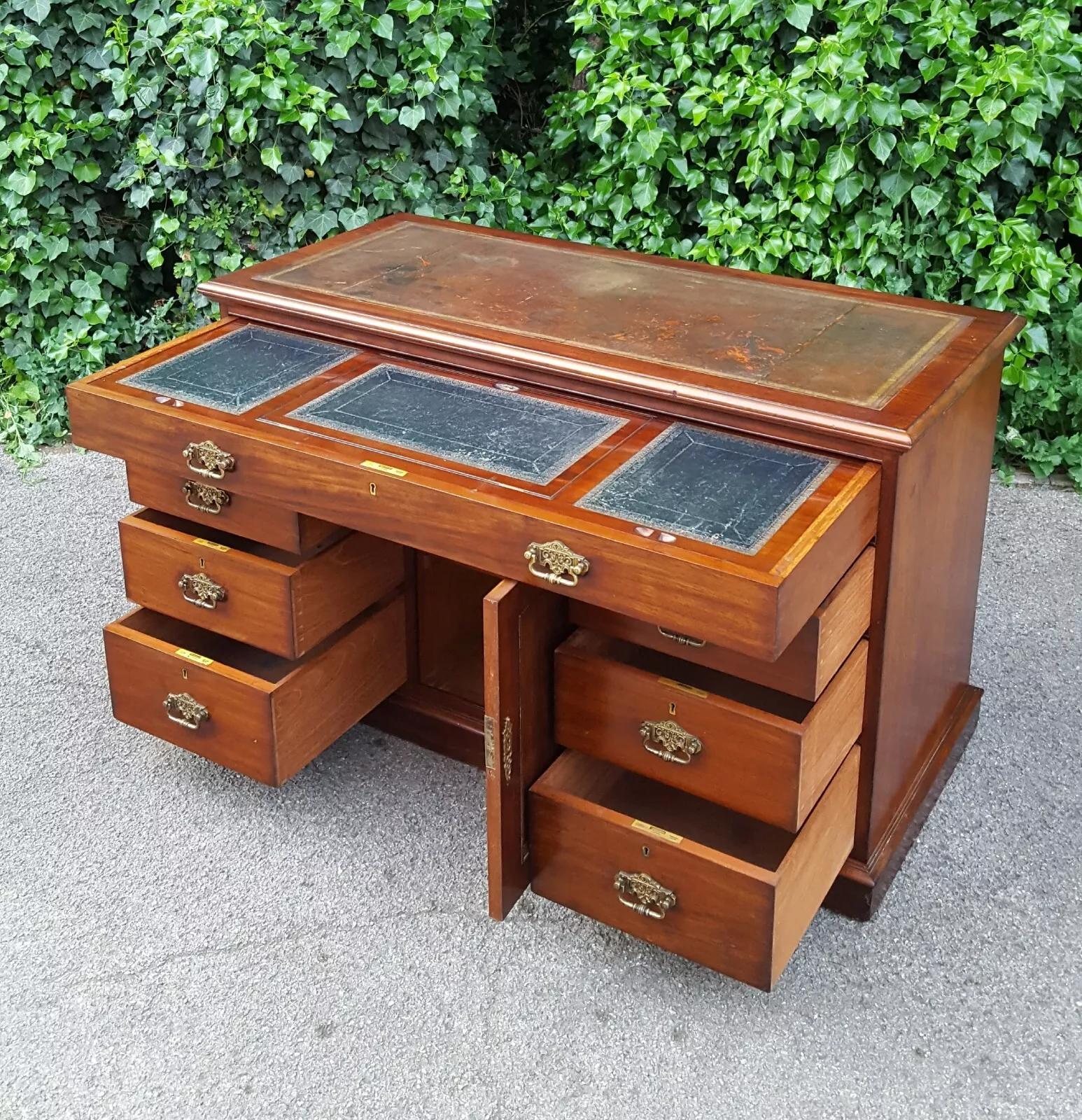 Victorian Mahogany Hobbs & Co Desk (1 of 14)