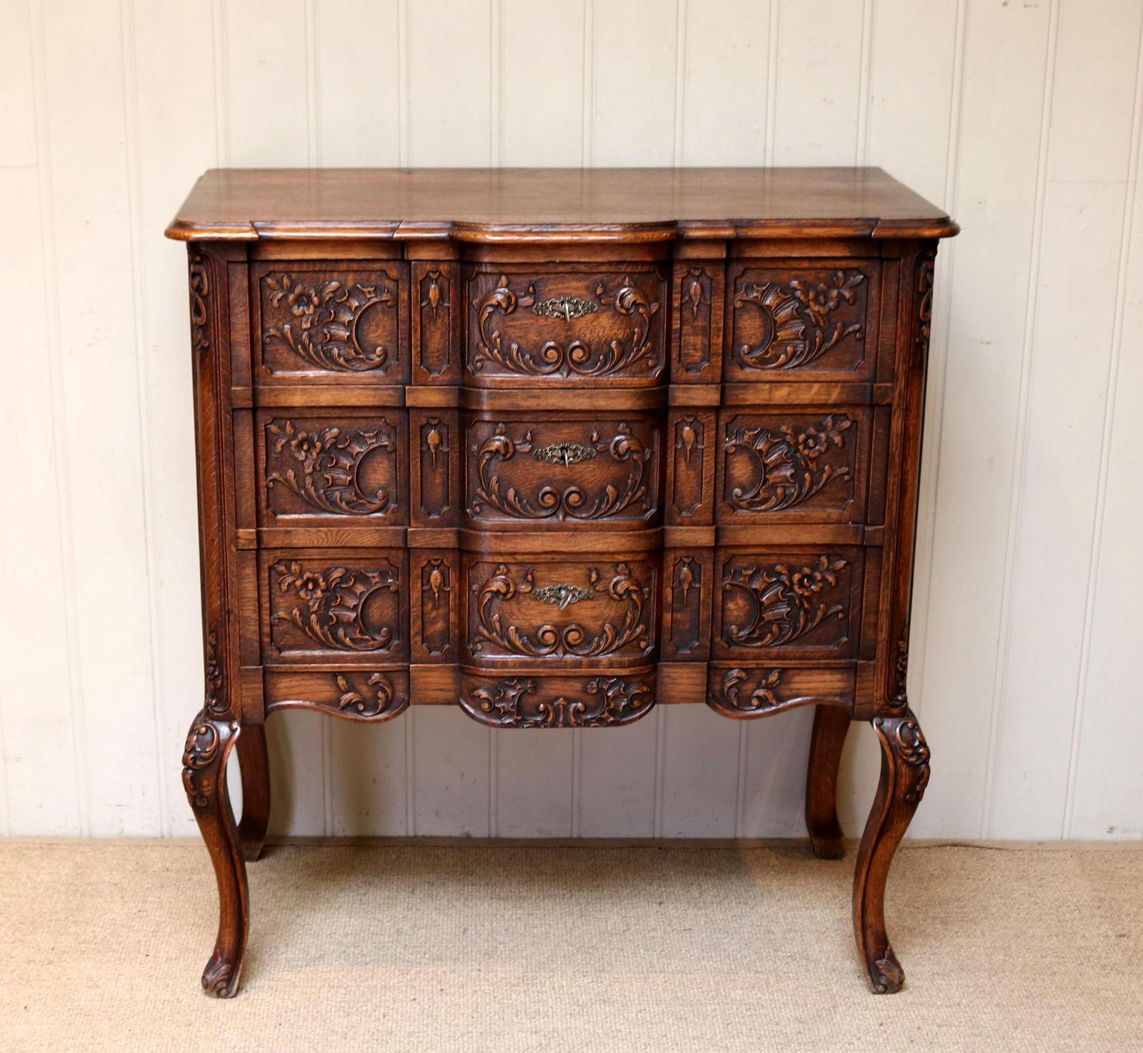French Oak Chest of Drawers (1 of 10) French Oak Chest of Drawers (1 of 10)