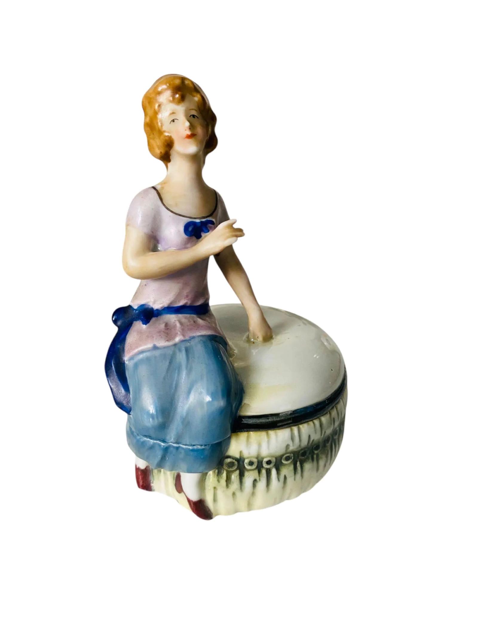 Art Deco Flapper Lady Powder Pot: German Porcelain Lustre Glaze c.1920 (1 of 8)