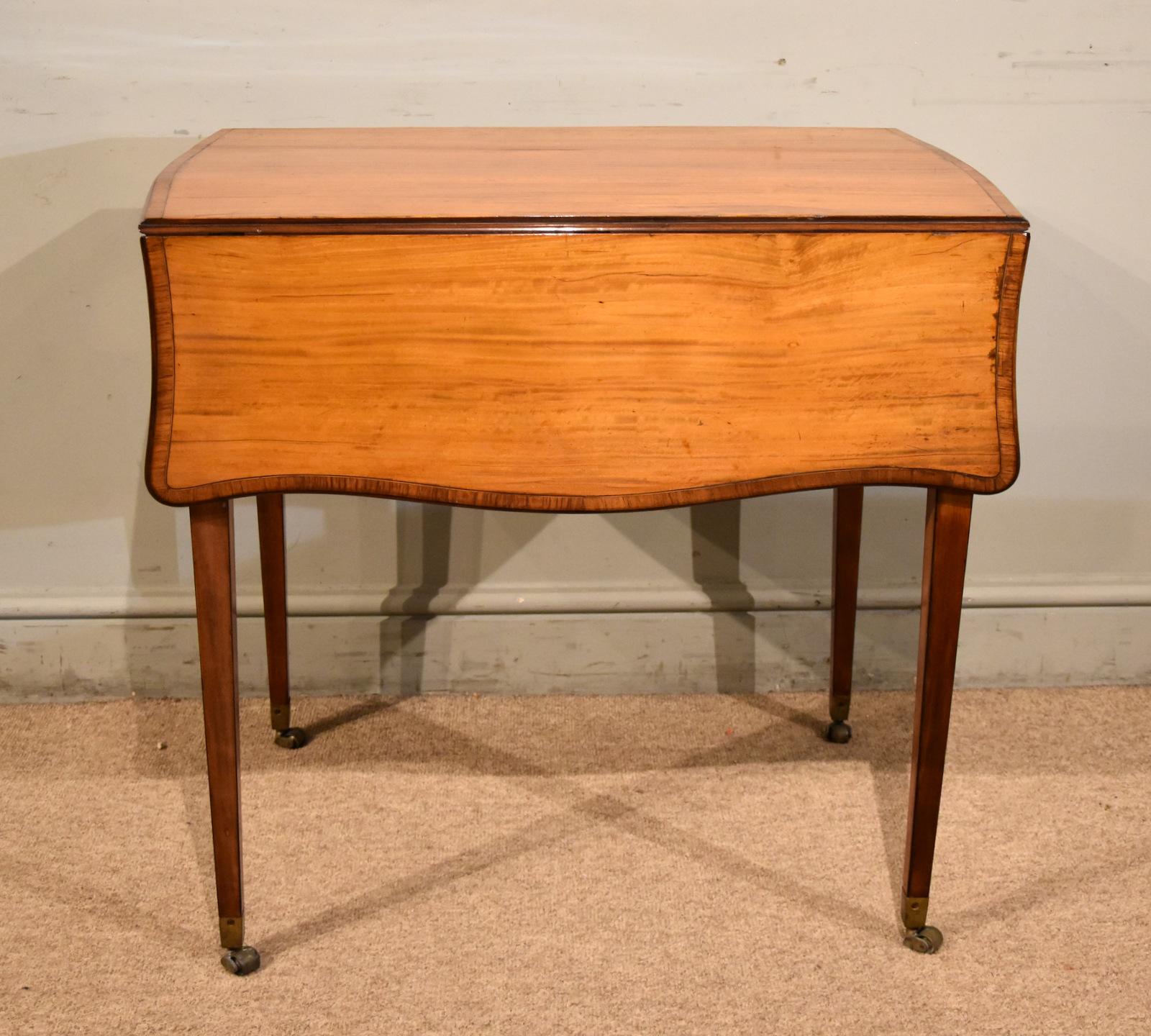 George III Sheraton Period Satinwood Table (1 of 10)
