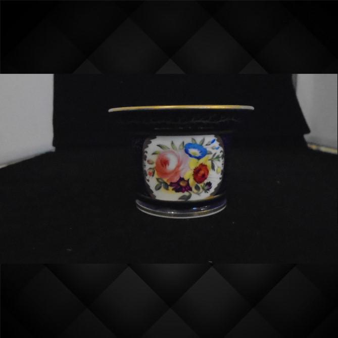 English Porcelain Circular Inkwell (1 of 1) English Porcelain Circular Inkwell (1 of 1)