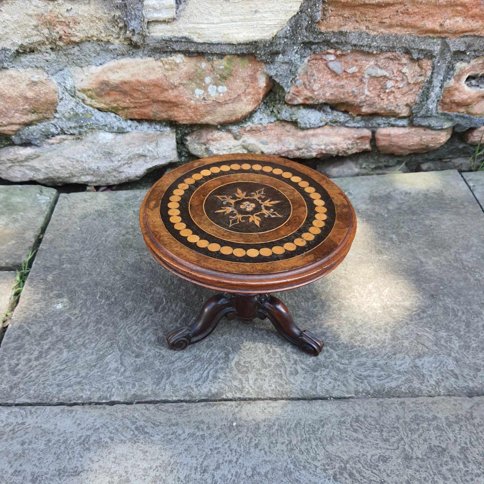 Apprentice / Salesman's Inlaid Tilt Top Table (1 of 6)