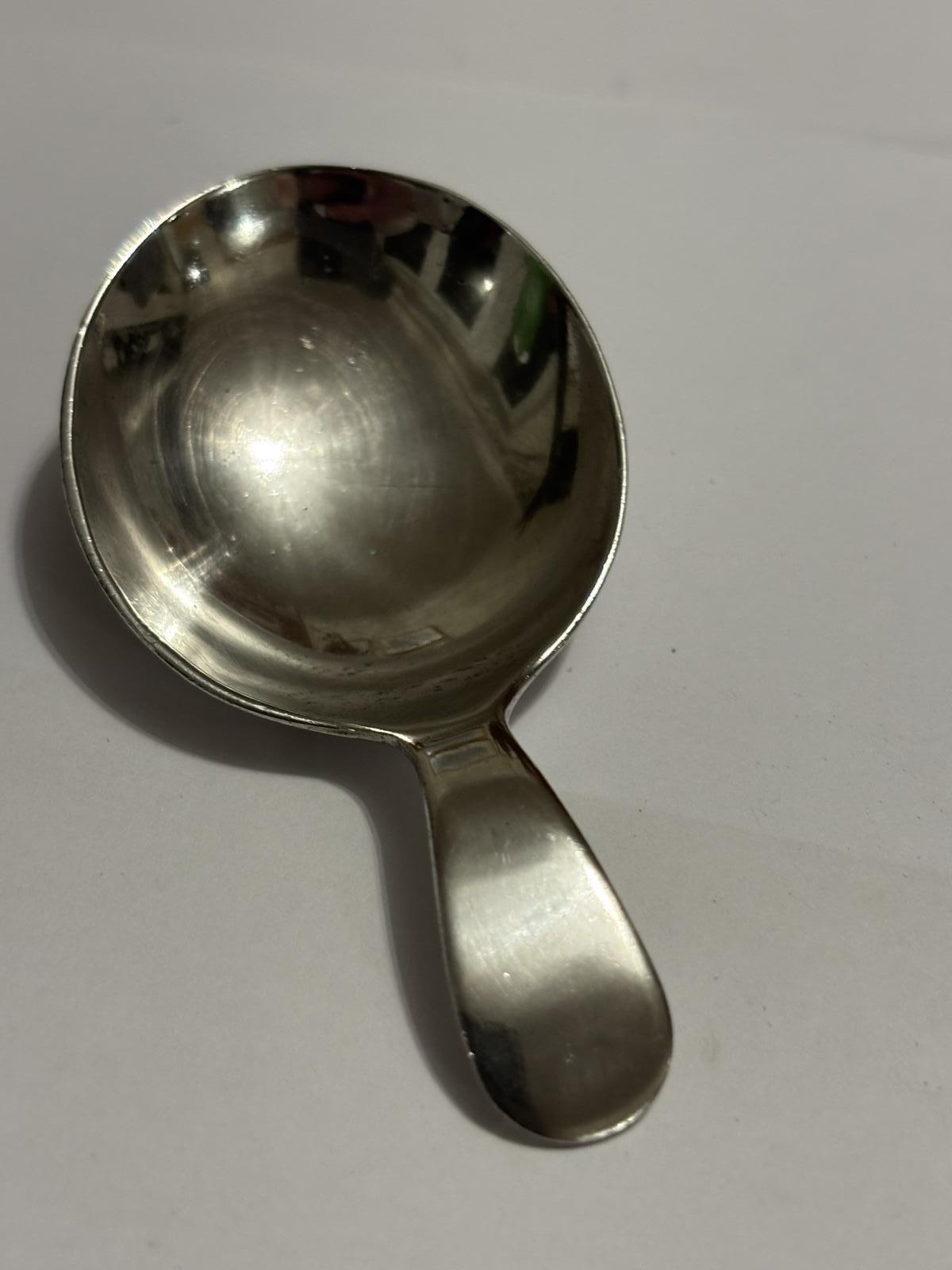 George III Silver Caddy Spoon Thomas Streetin London 1807 (1 of 6)