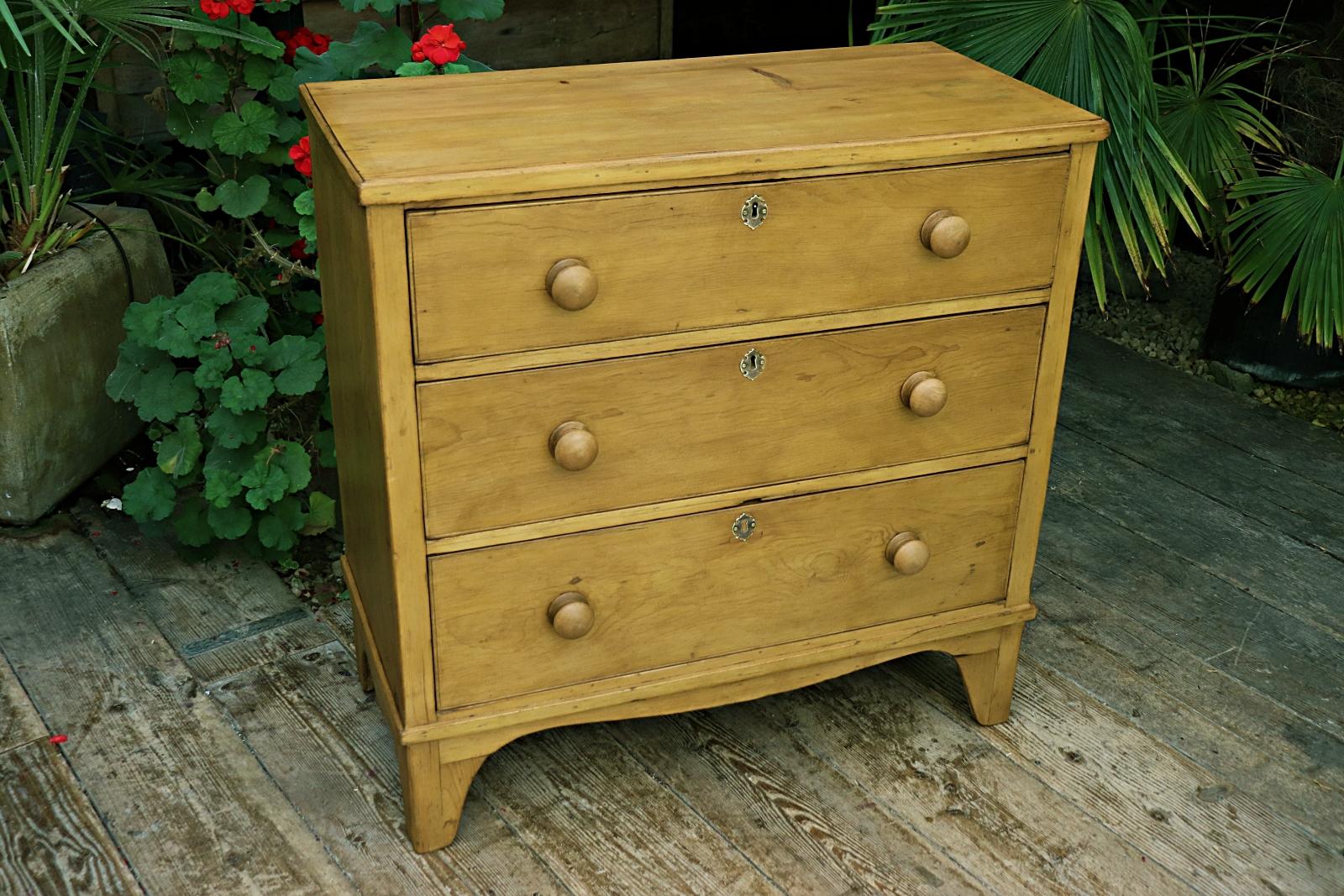 Superb! Quality! Old Georgian Pine Chest of Drawers (1 of 8)