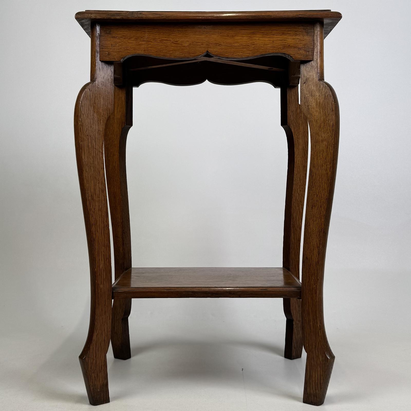 Antique 20th Century Edwardian Side Table in Oak (1 of 9) Antique 20th Century Edwardian Side Table in Oak (1 of 9)