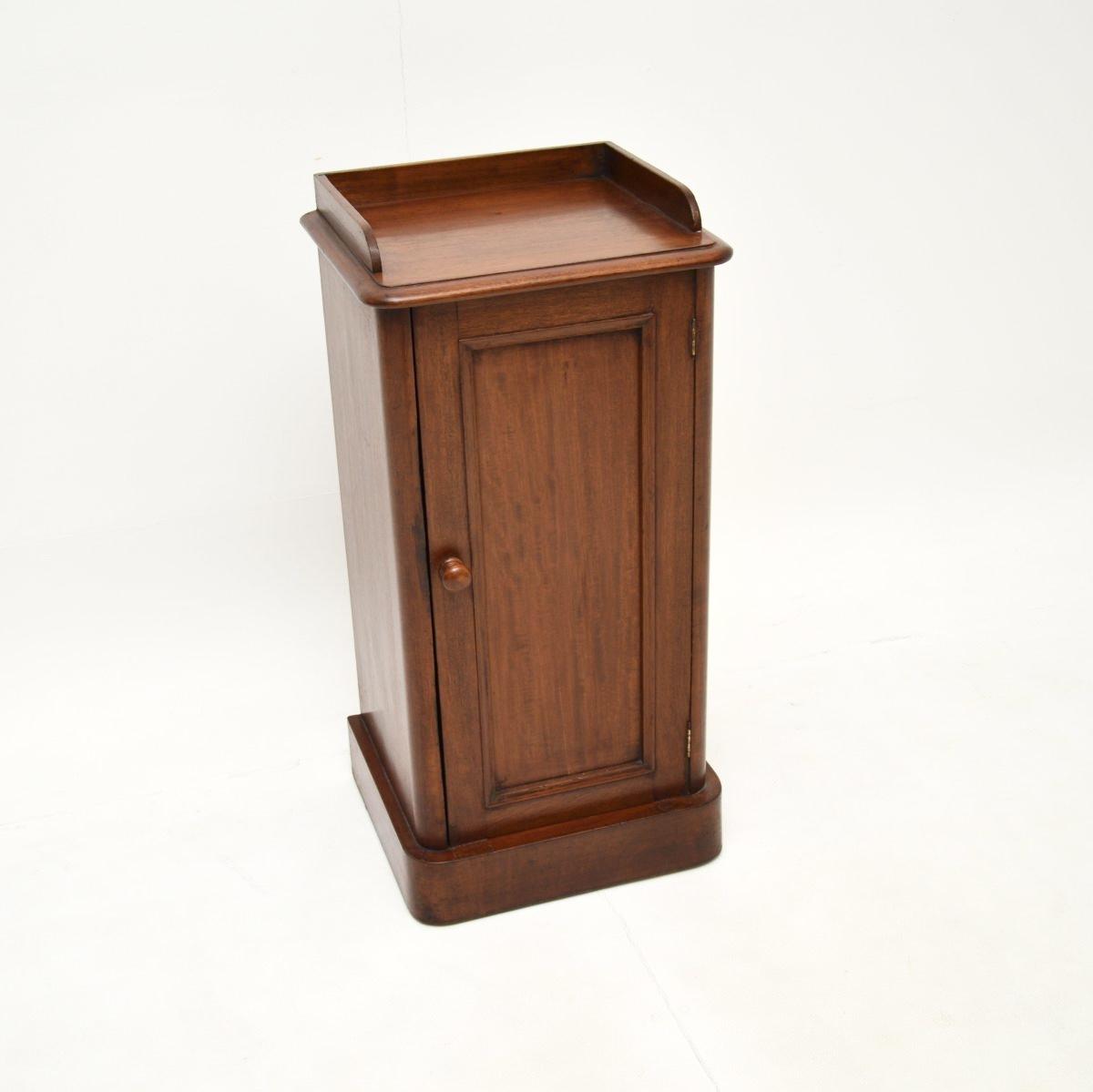 Antique Victorian Mahogany Bedside Cabinet (1 of 7)