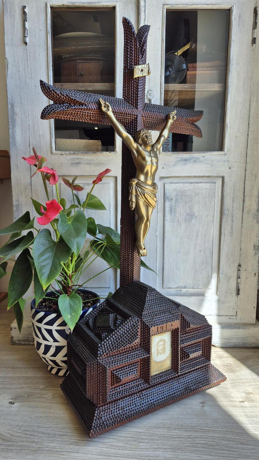 French Antique Tramp Art Altar Crucifix, Antique Treen (1 of 31)