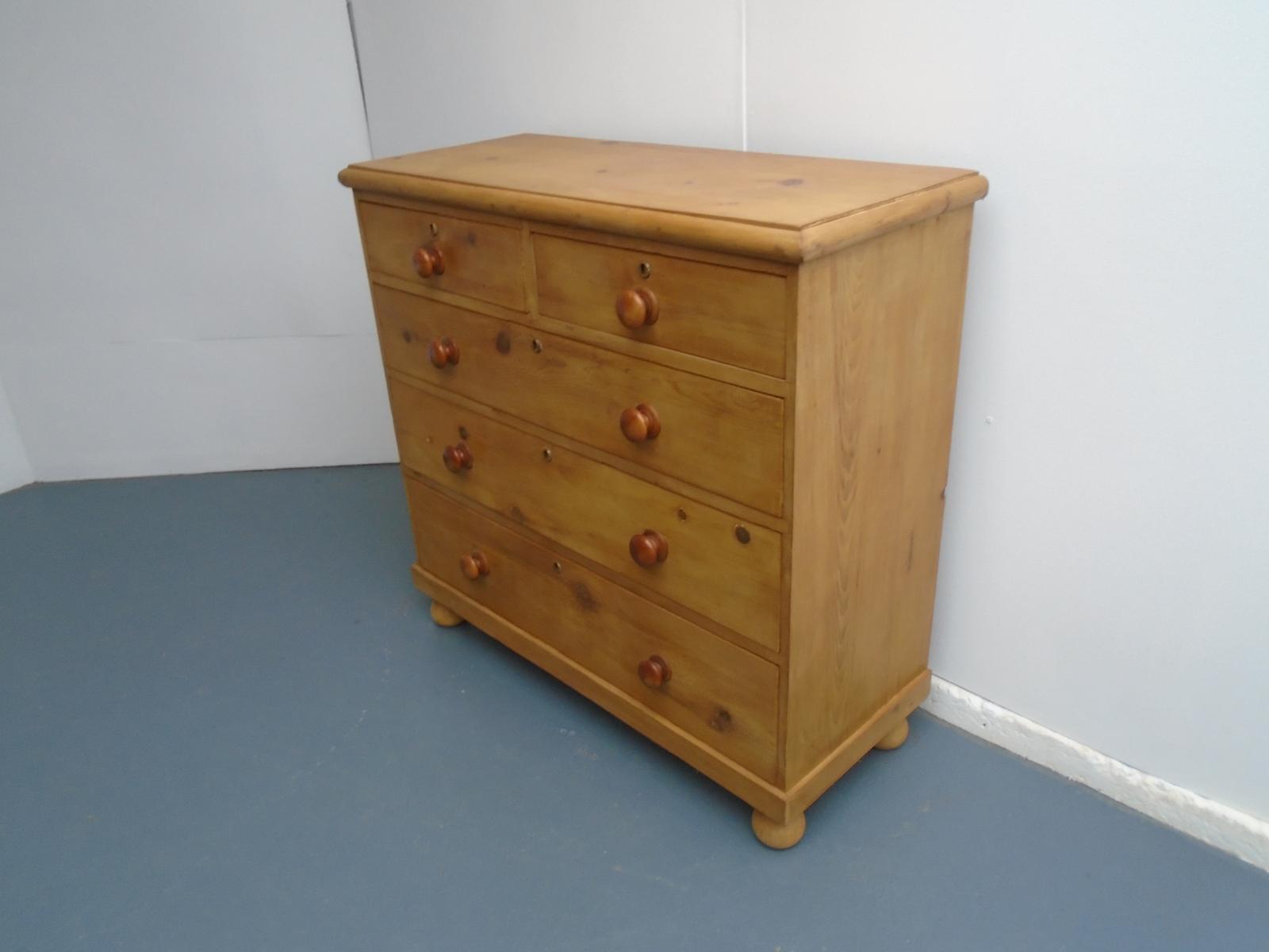 A Mint Clean Victorian Antique Pine Waxed 5 Drawer Chest of Drawers (1 of 11)