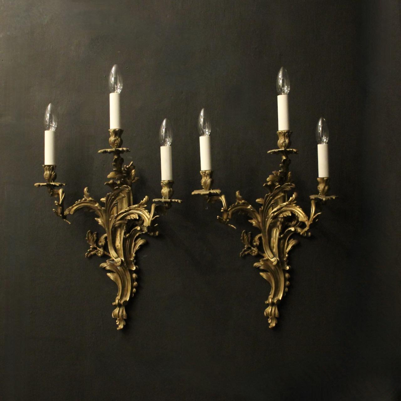 French Large Pair Of Gilded Antique Wall Lights (1 of 10) French Large Pair Of Gilded Antique Wall Lights (1 of 10)