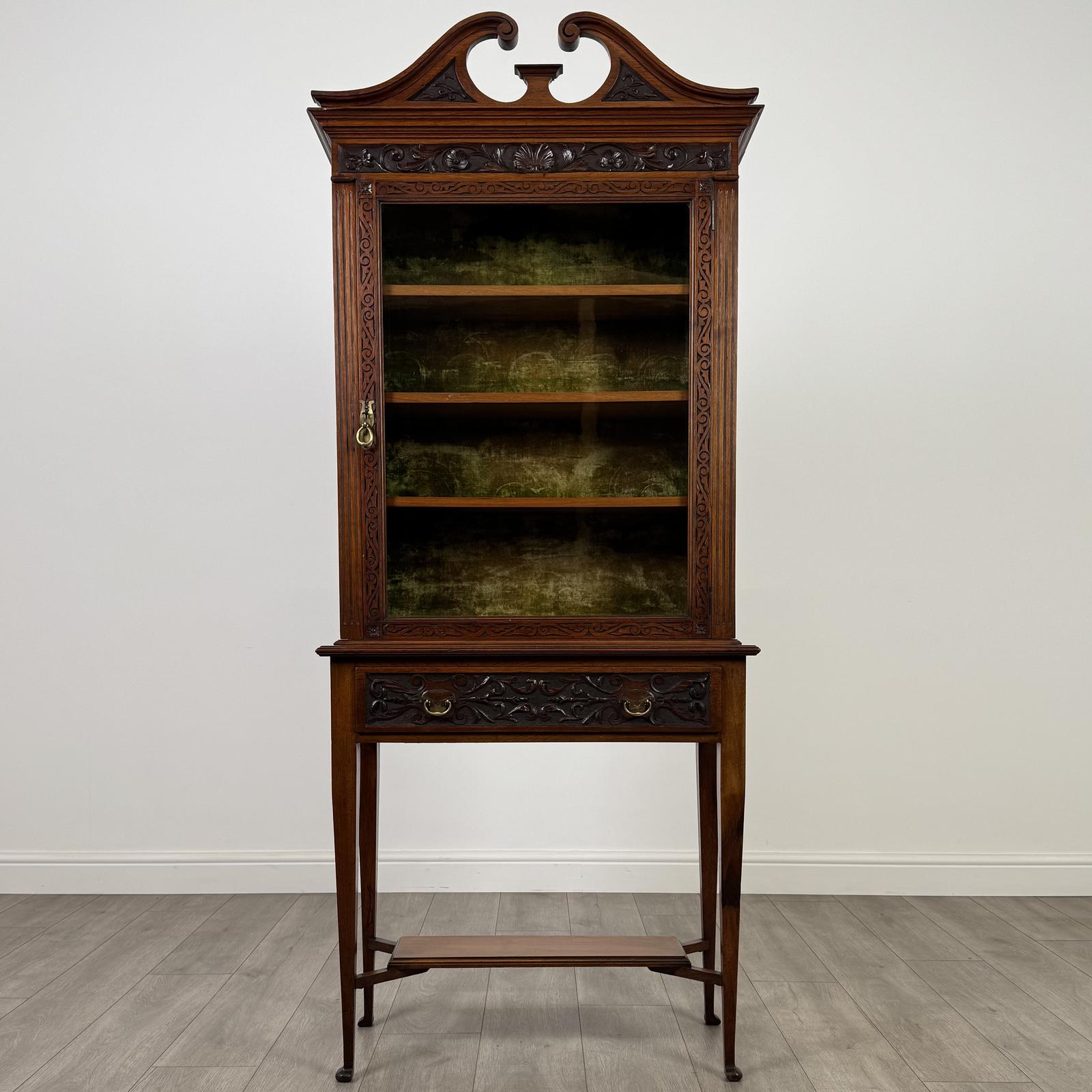 Antique 20th Century Fine Quality Display Cabinet in Walnut (1 of 12)