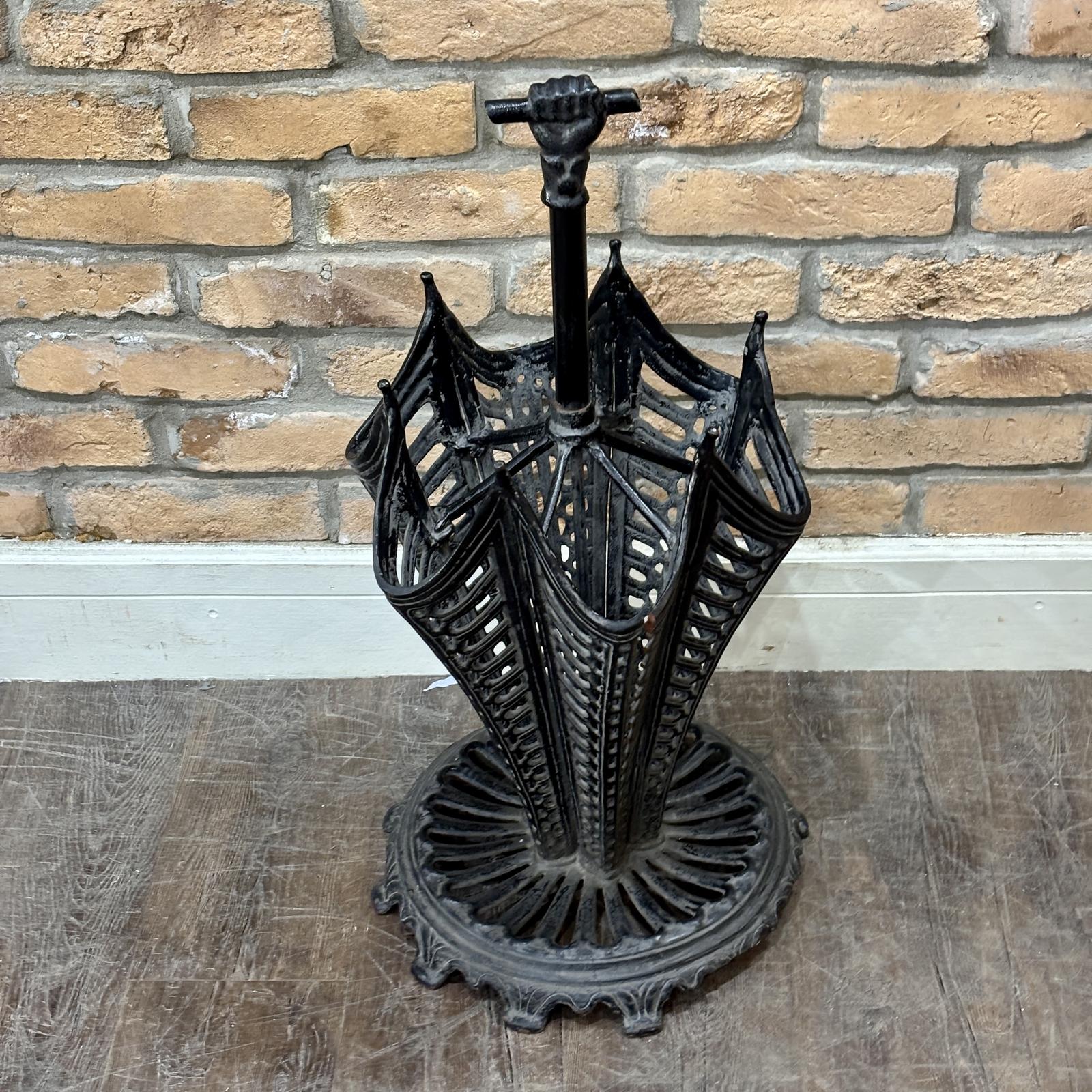Victorian Cast Iron Umbrella Stand (1 of 6)
