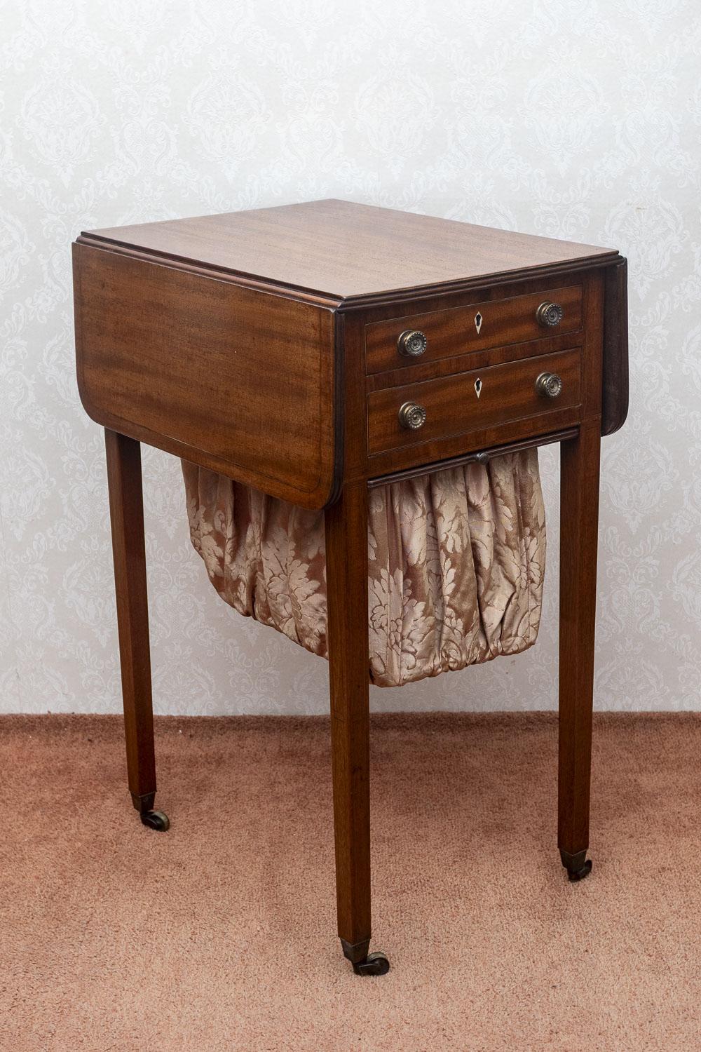Very Pretty Nlaid Mahogany Work Table (1 of 8)