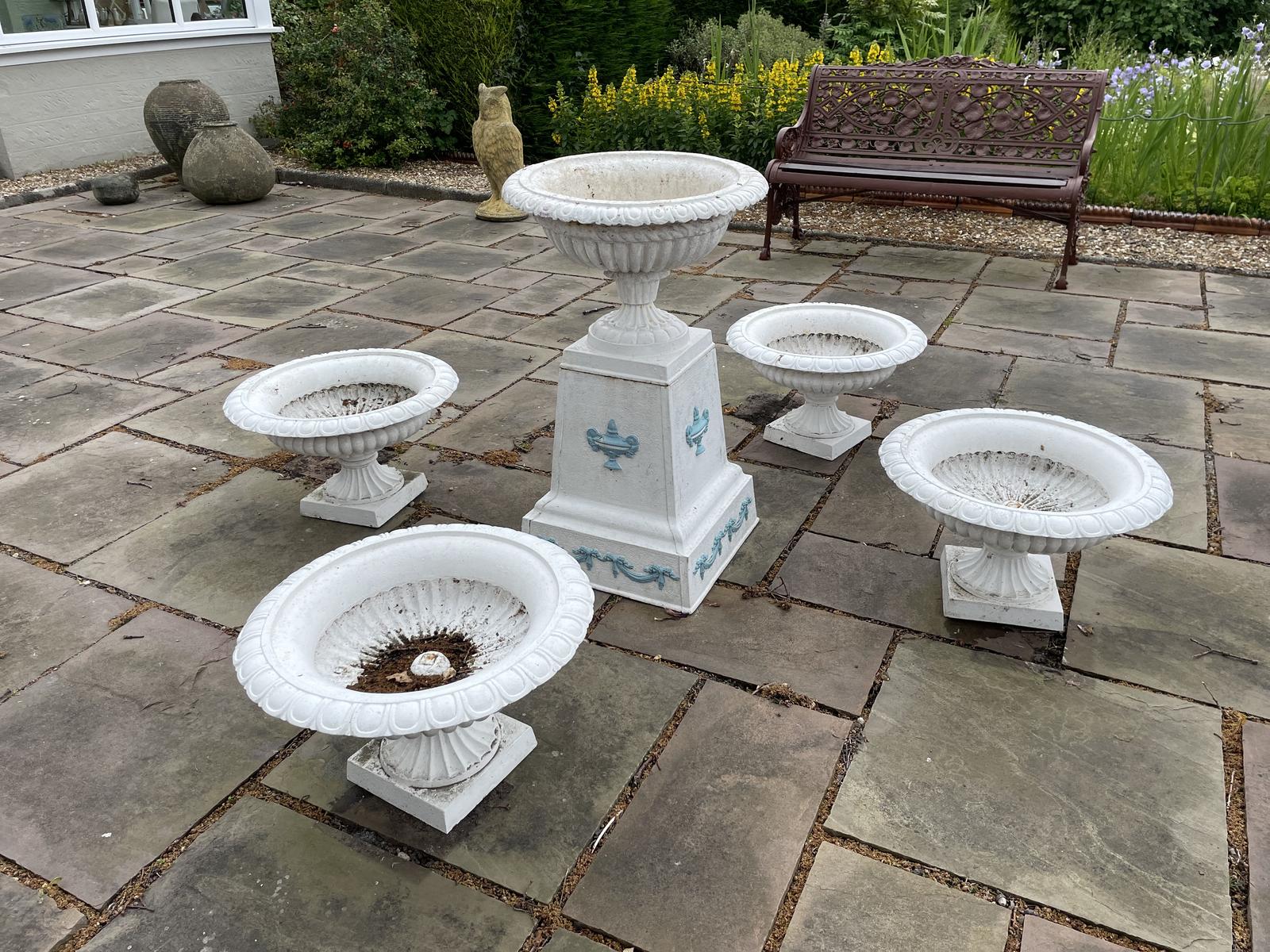 Victorian Set of Cast Iron Garden Planters (1 of 4) Victorian Set of Cast Iron Garden Planters (1 of 4)