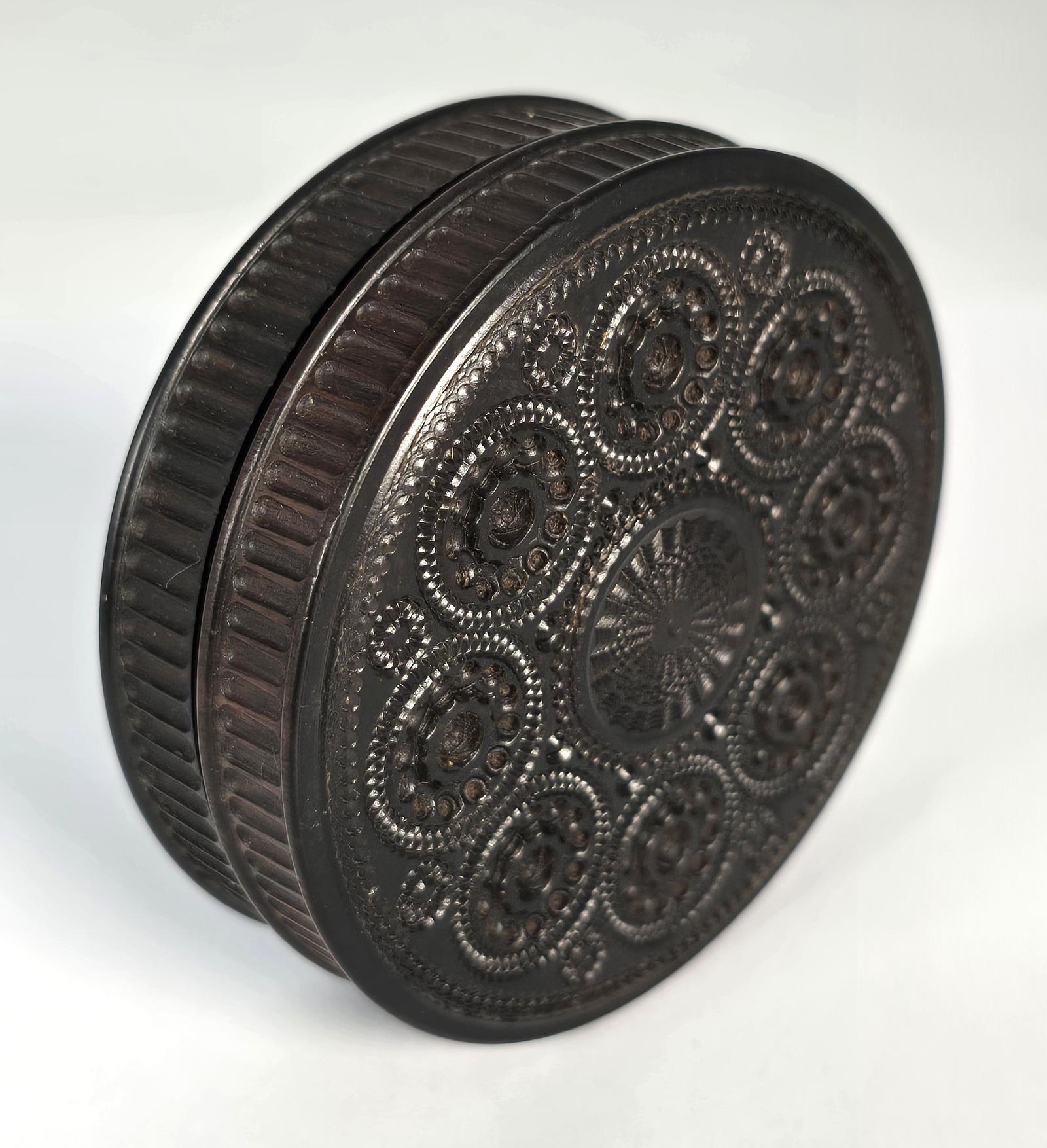 Ebony Snuff Box, English, Engine Turned C1840 (1 of 12)