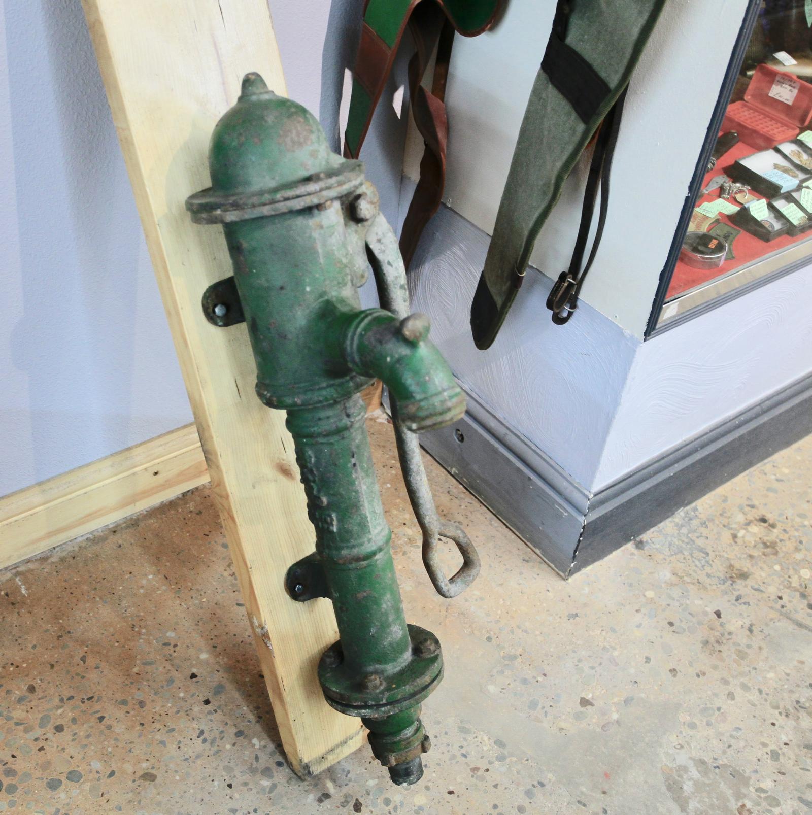 Victorian Wall Mounted Cast Iron Well Pump (1 of 5) Victorian Wall Mounted Cast Iron Well Pump (1 of 5)