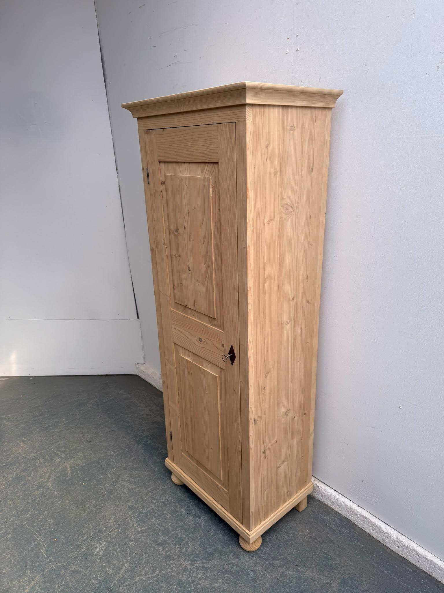 A Lovely Antique Pine 1 Door Fielded Panel Linen Storage Cupboard to Wax/paint (1 of 9) A Lovely Antique Pine 1 Door Fielded Panel Linen Storage Cupboard to Wax/paint (1 of 9)