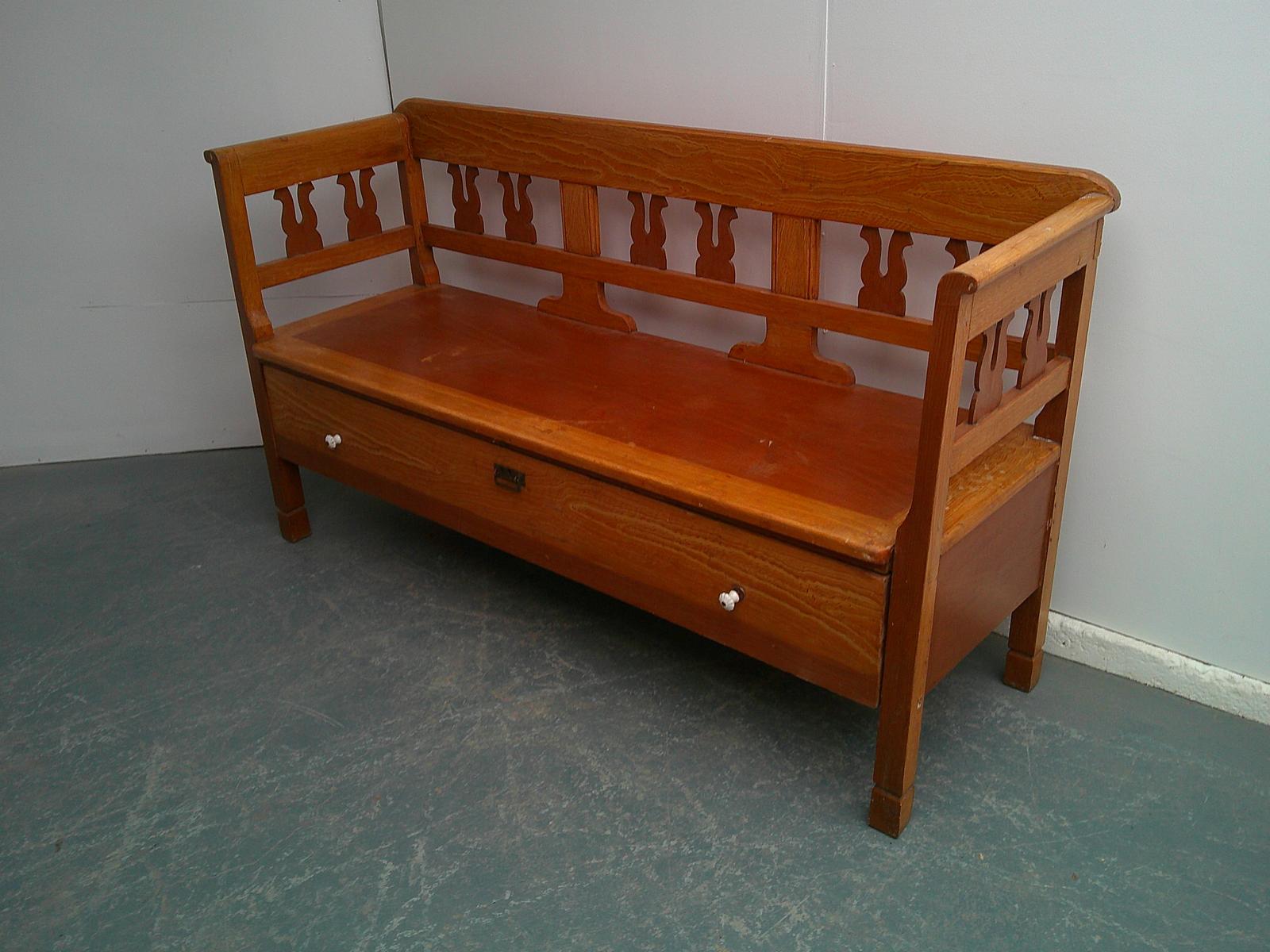 Originally Painted Victorian Antique Pine 2/3 Seater Box Settle / Bench (1 of 10)