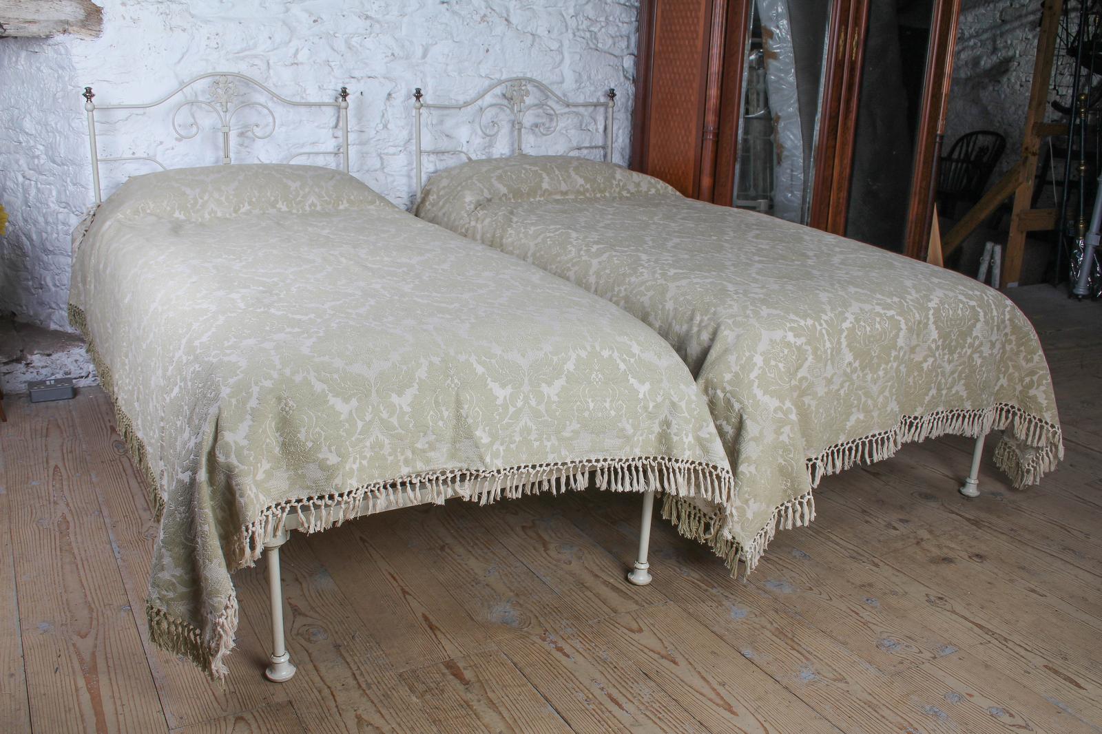 Lovely and Light Feeling Pair of Portuguese Single No End Beds (can be joined) (1 of 7)
