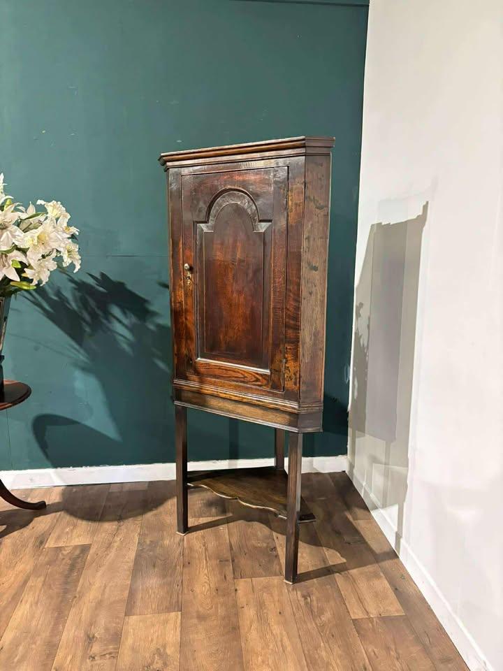 18th Century Corner Cabinet on Later Stand (1 of 14)