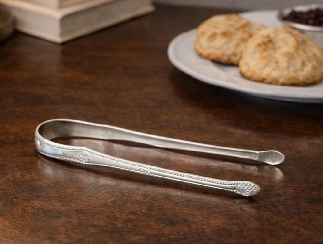 Georgian Sugar Bows Tongs Solid Sterling Silver C1780 John Sidaway 32g 13.5cm L (1 of 10) Georgian Sugar Bows Tongs Solid Sterling Silver C1780 John Sidaway 32g 13.5cm L (1 of 10)