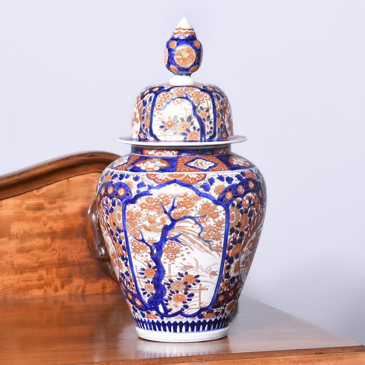 Large Meiji Period Baluster Imari Vase & Cover (1 of 5)