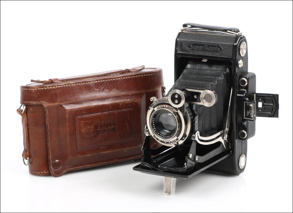 Antique Zeiss Ikon Super Ikonta (D) 530/15 Camera. Dresden, Germany, 1934–1936 (1 of 15)
