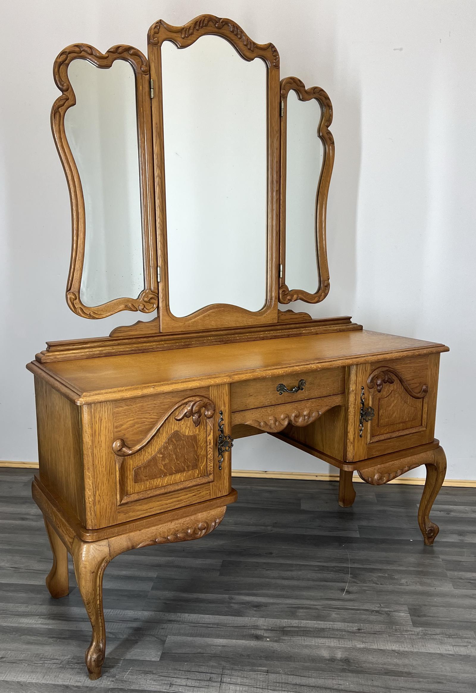 Amazing French Carved Dressing Table (1 of 14) Amazing French Carved Dressing Table (1 of 14)