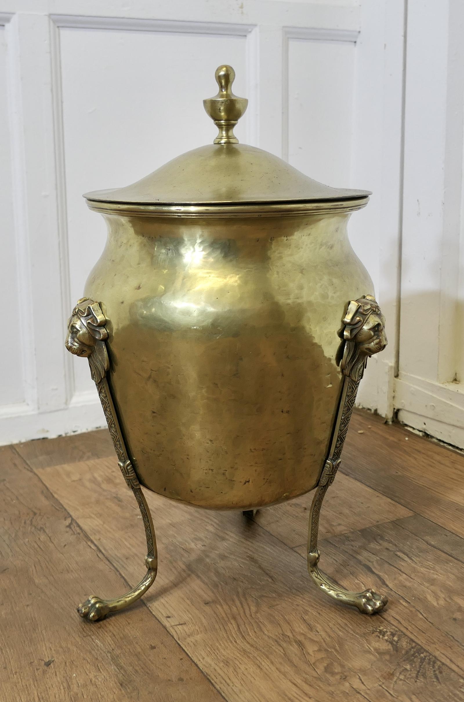 19th Century Lined Brass Lions Mask Log Bin with Lid (1 of 6)