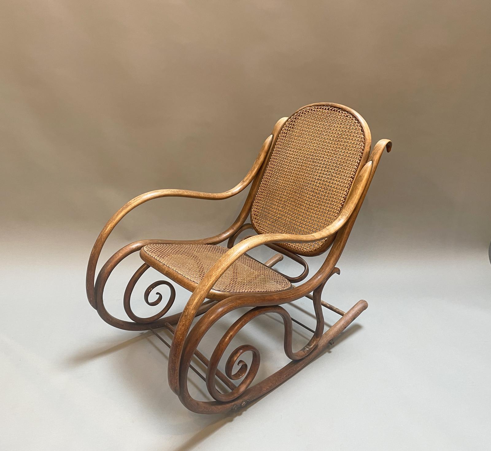 Bentwood Rocking Chair 1920s (1 of 12) Bentwood Rocking Chair 1920s (1 of 12)