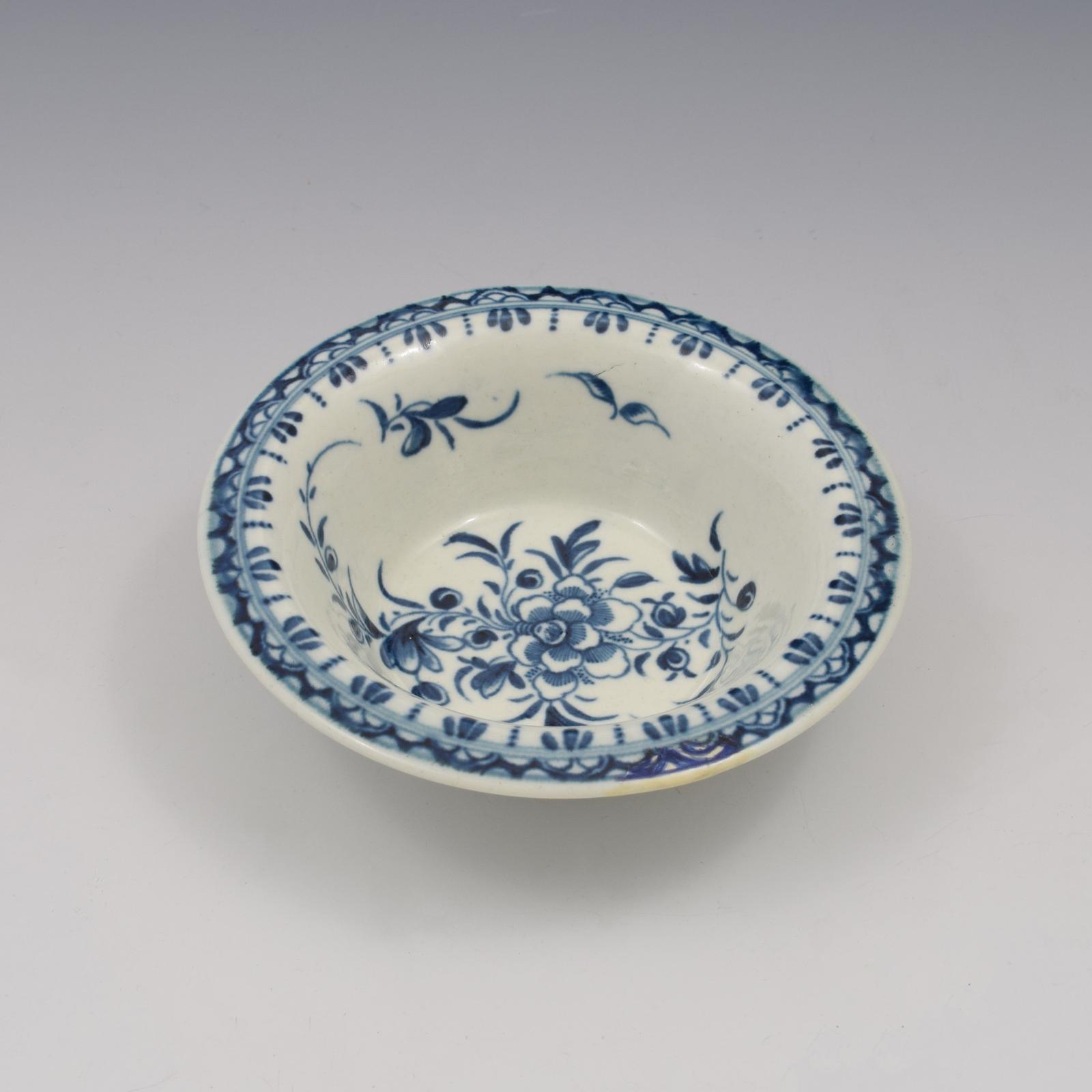 Rare First Period Worcester Porcelain Small Mansfield Patty / Tart Pan c.1765 (1 of 5)