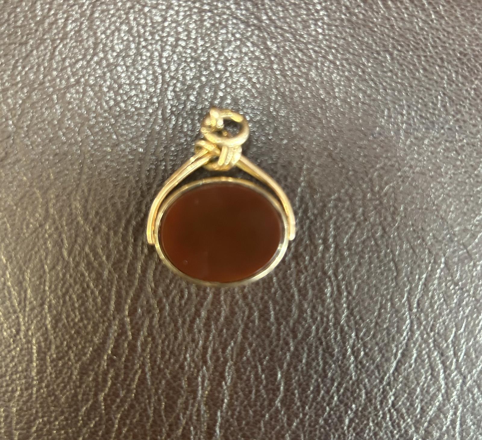 9ct Yellow Gold Swivel Fob (1 of 2) 9ct Yellow Gold Swivel Fob (1 of 2)