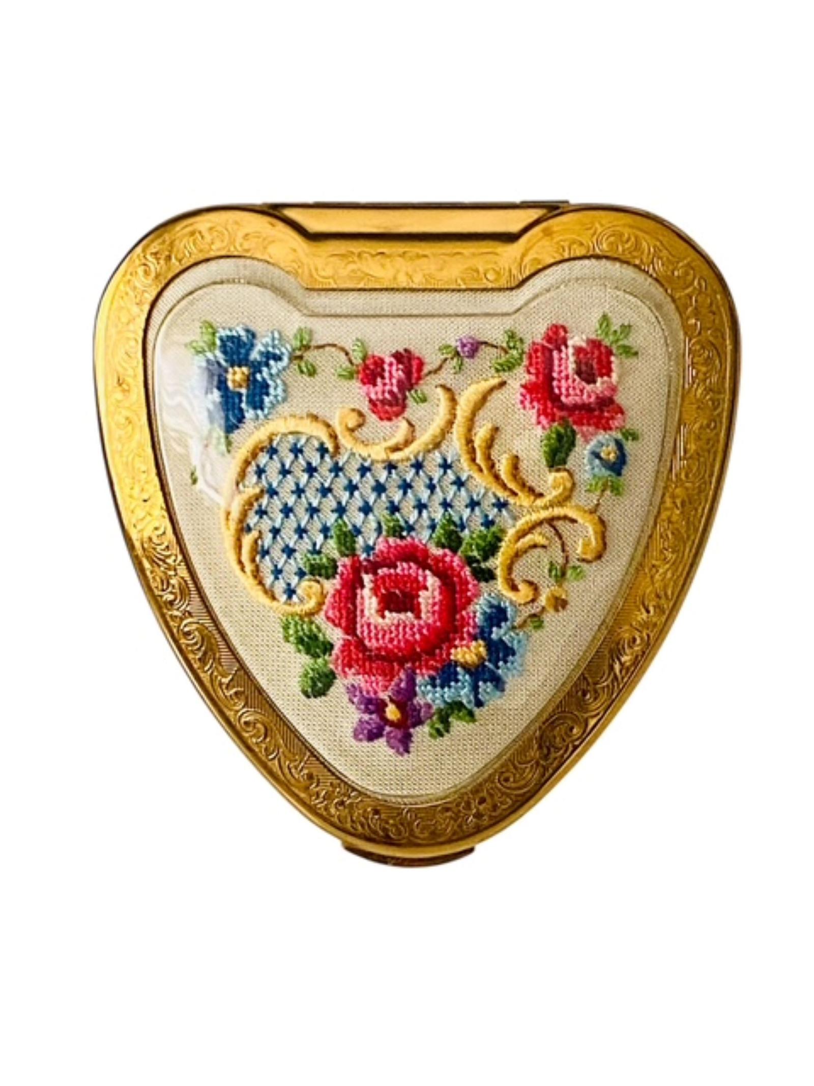 Vintage Kigu Cherie Powder Compact Petit Point Heart Shape 1950s (1 of 8) Vintage Kigu Cherie Powder Compact Petit Point Heart Shape 1950s (1 of 8)