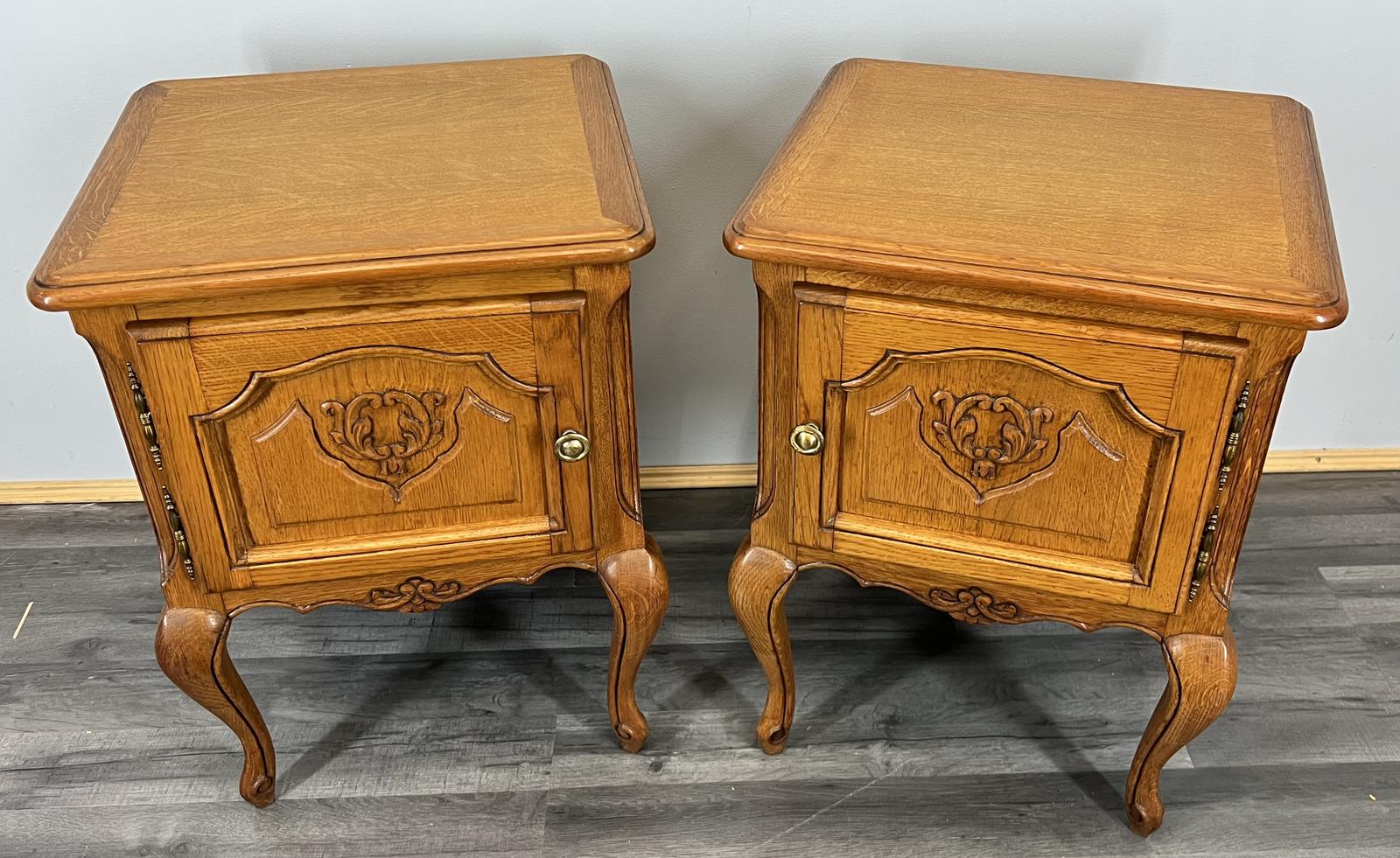 Pair of Vintage French Oak Bedside Tables Nightstands – Side Tables (1 of 10)