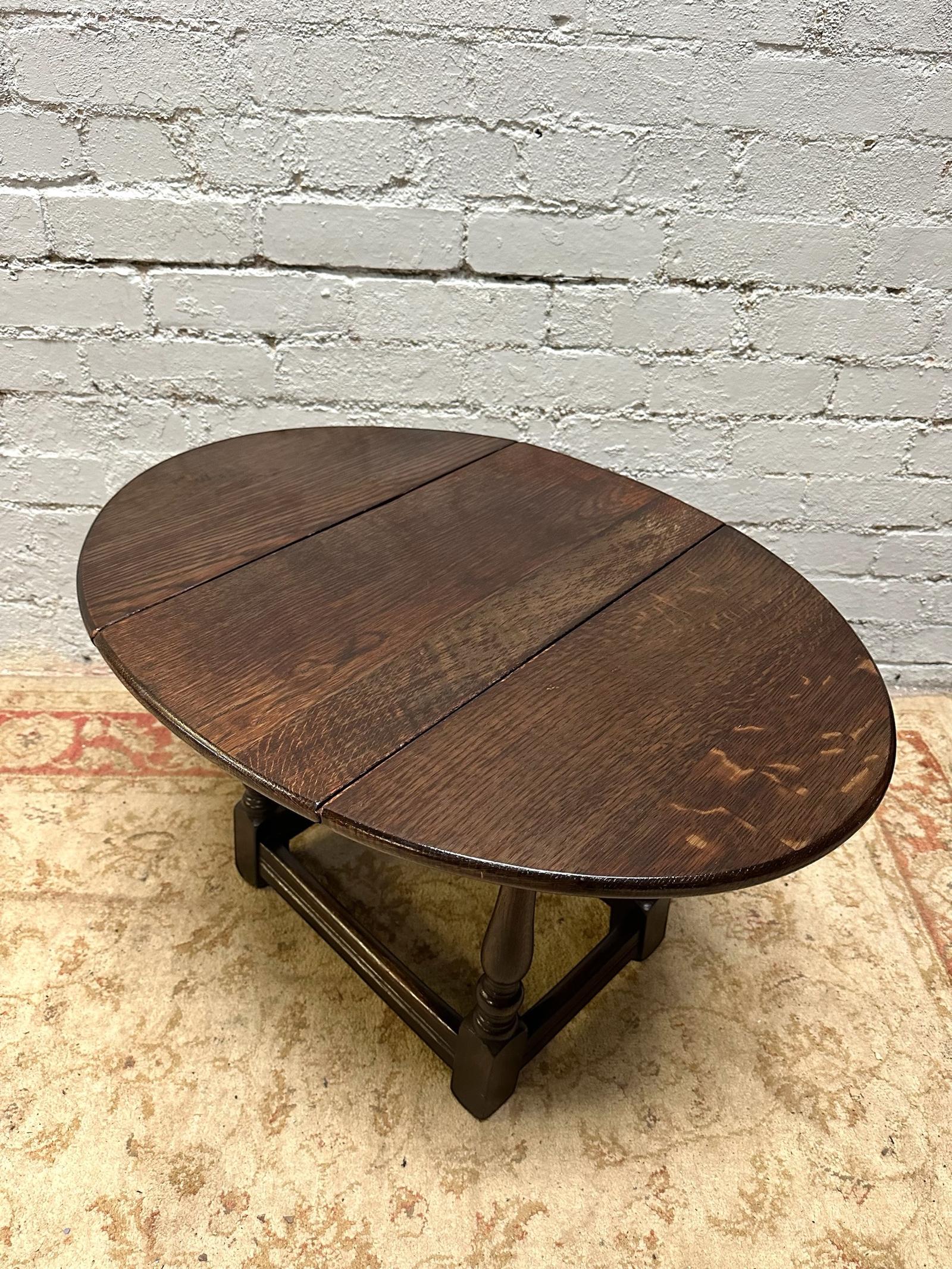 Vintage Small Drop Leaf Occasional Table / Solid Oak in Tudor Brown Colour c.1950 (1 of 8)