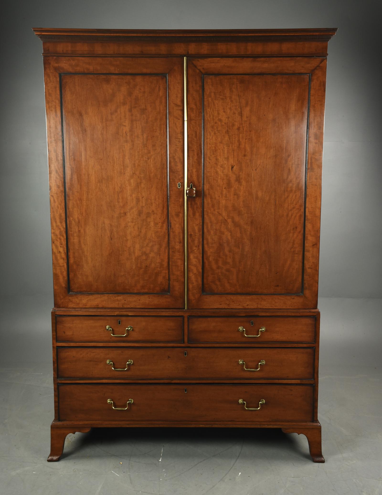 Georgian Mahogany Linen Press (1 of 5) Georgian Mahogany Linen Press (1 of 5)