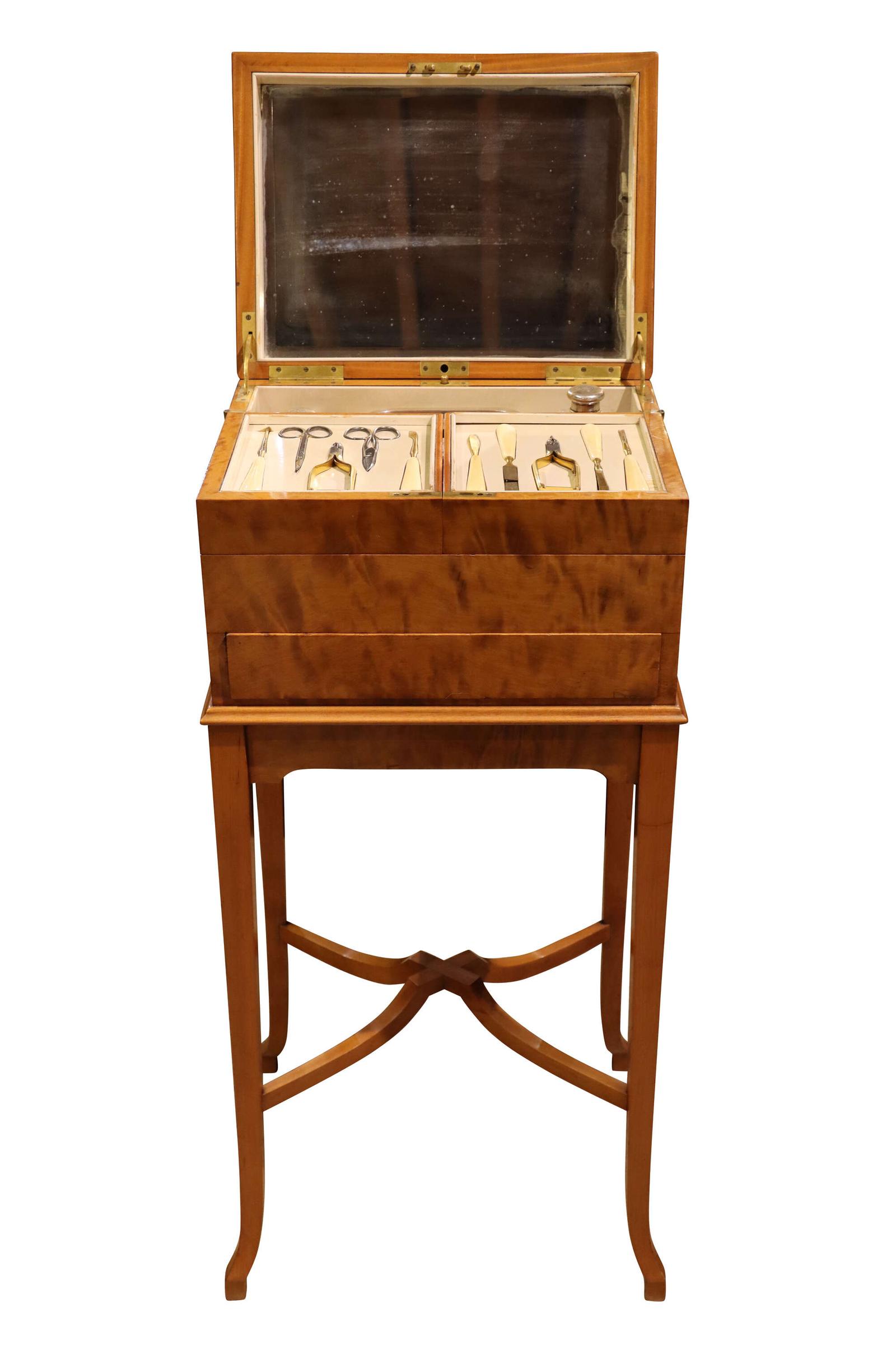 Hatboxes & Vanity Cases - main image