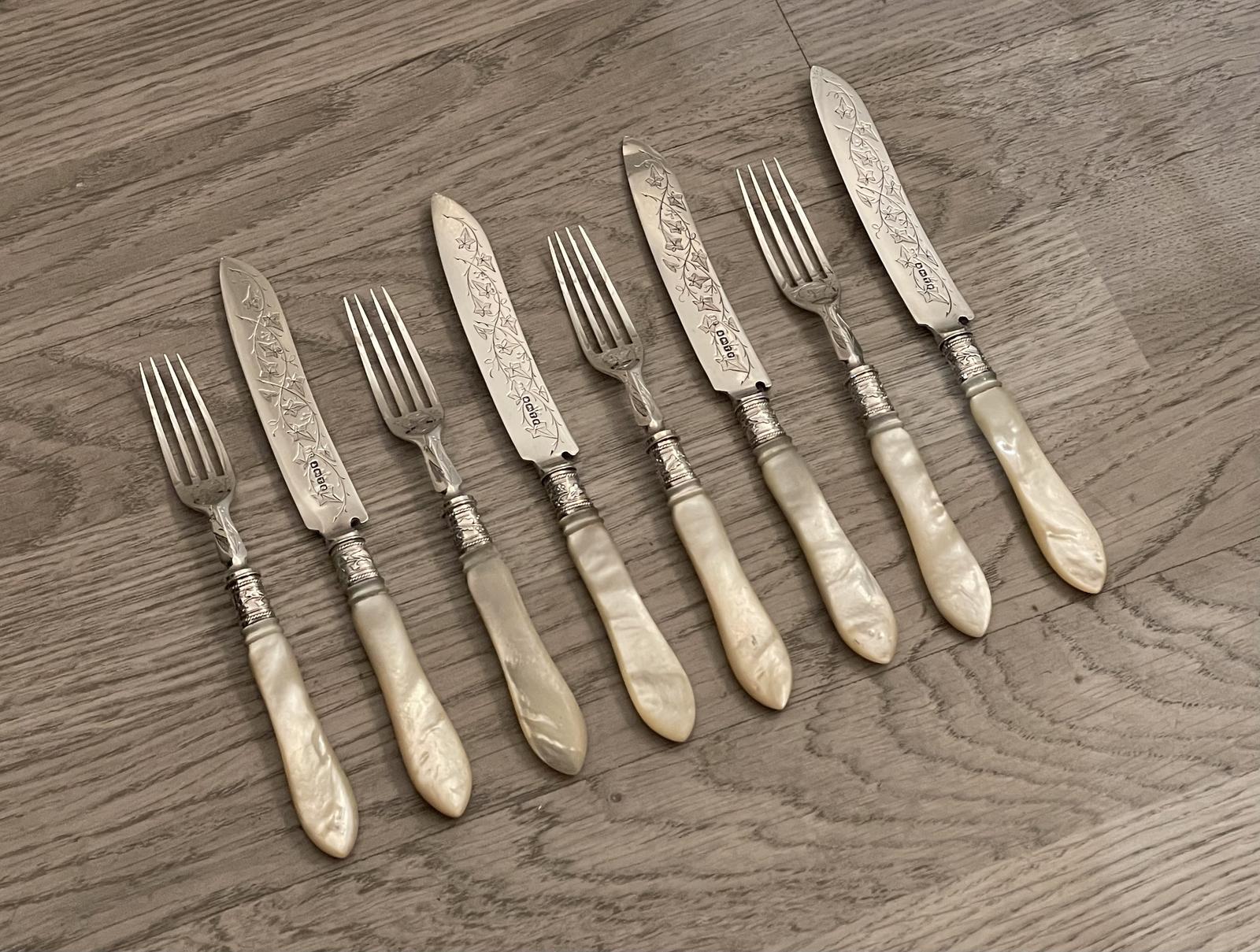 Set of Four Silver & Mother of Pearl Dessert Knives & Forks 1886 (1 of 11) Set of Four Silver & Mother of Pearl Dessert Knives & Forks 1886 (1 of 11)