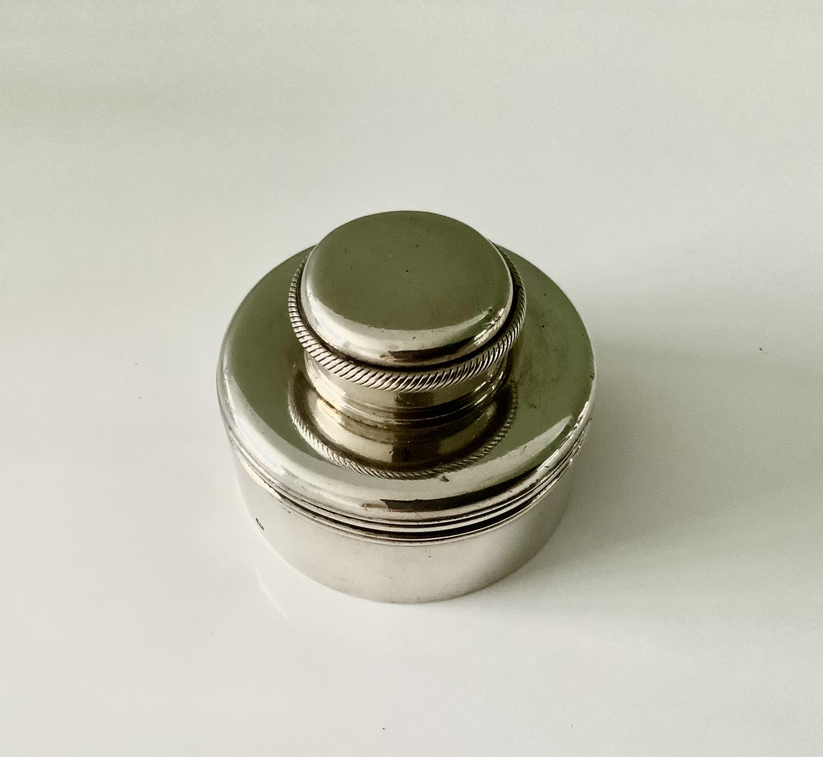 Silver Travelling Inkwell (1 of 6) Silver Travelling Inkwell (1 of 6)