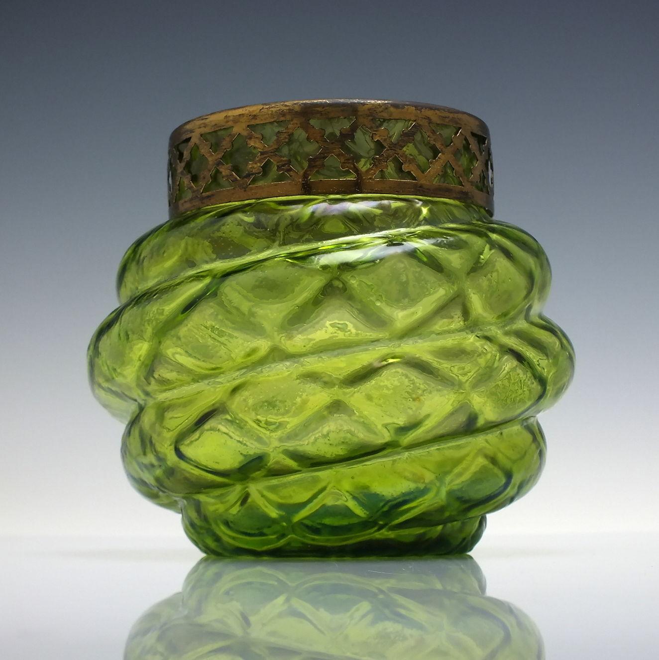 Loetz Iridescent Art Nouveau Green Glass Vase C1910 (1 of 5) Loetz Iridescent Art Nouveau Green Glass Vase C1910 (1 of 5)