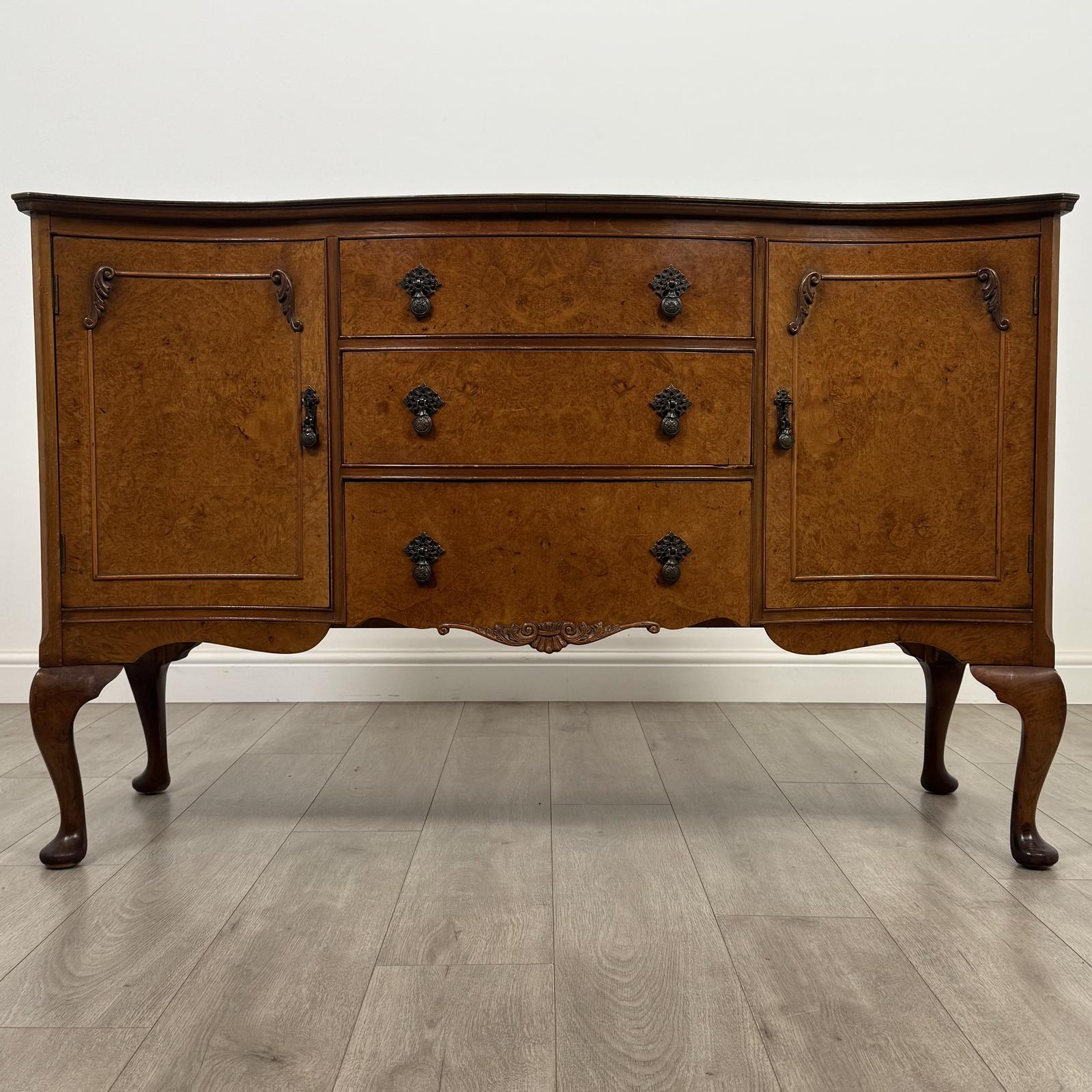 Antique 20th Century Sideboard in Burr Walnut (1 of 12)