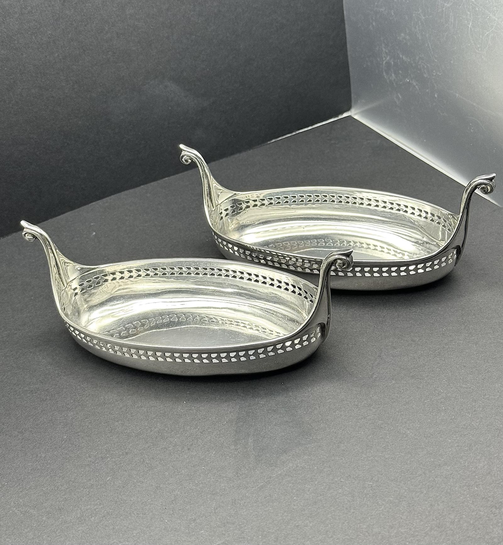 Pair of Mappin and Webb Silver Viking Boat Dishes (1 of 4)