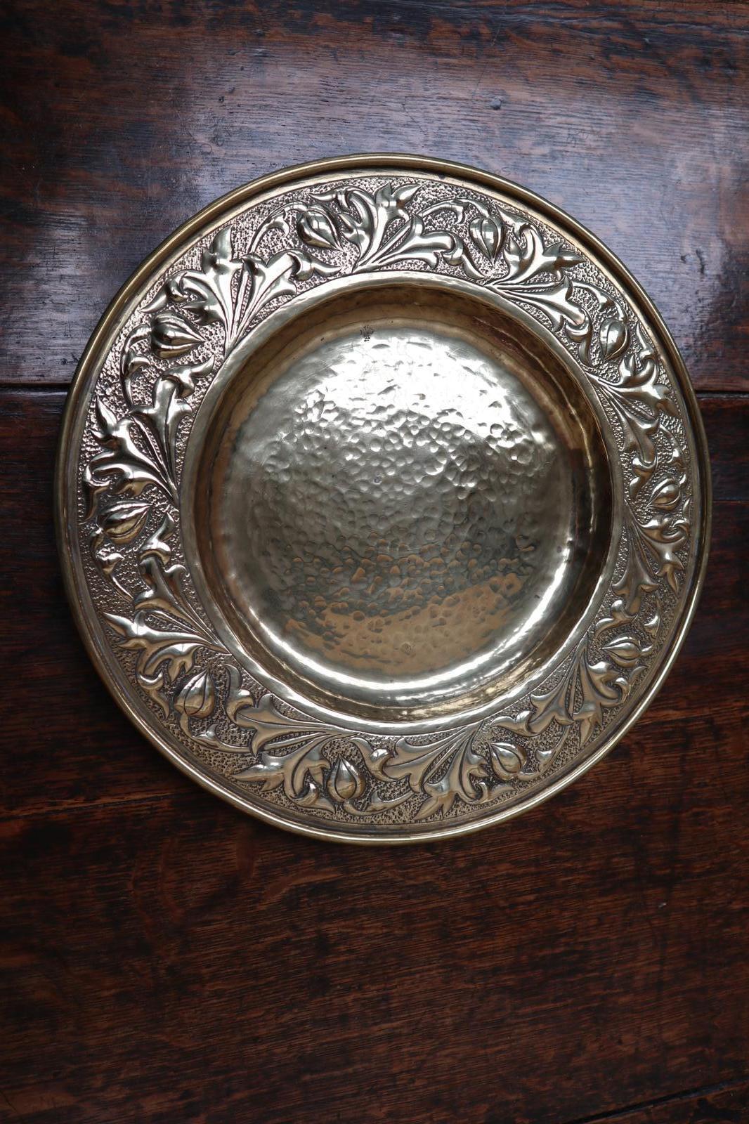 Arts & Crafts Movement Keswick School of Industrial Art Brass Dished Alms Tray c. 1900-1910 (1 of 24)