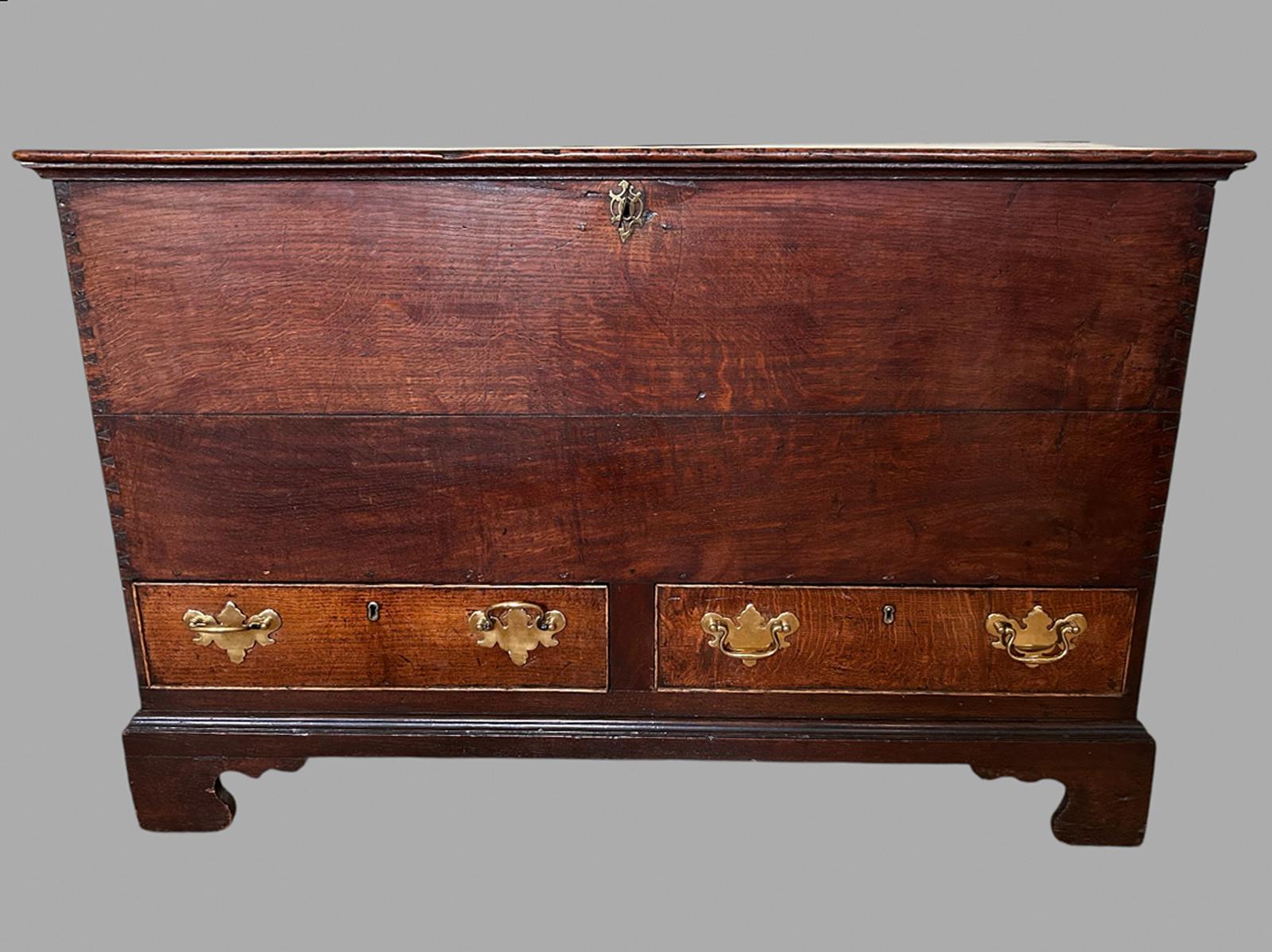 Early Attractive Nice Sized Oak Mule / Linen Chest (1 of 7)